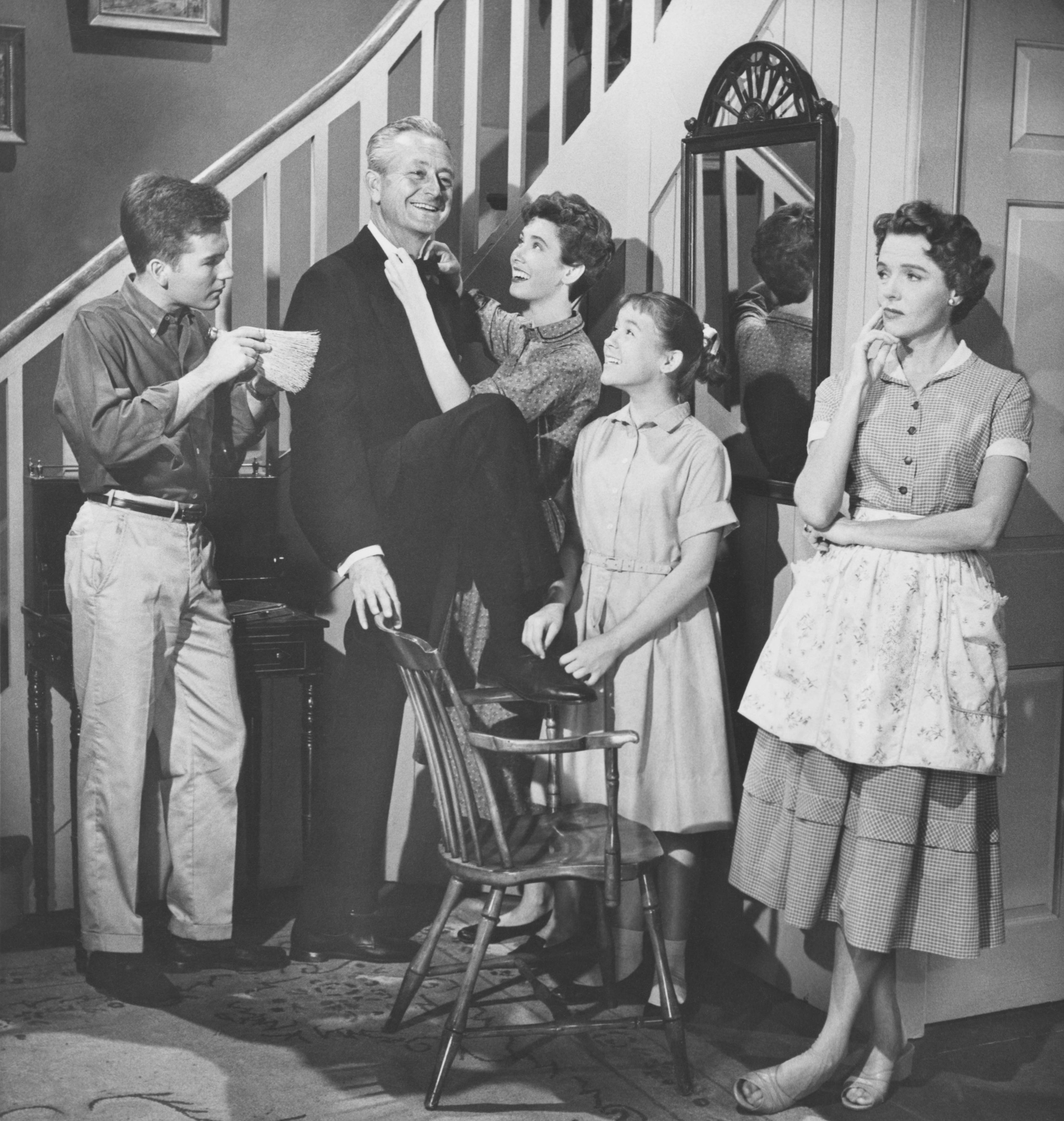 Cast of the television series "Father Knows Best," from left: Billy Gray, Robert Young, Elinor Donahue, Lauren Chapin, and Jane Wyatt | Source: Getty Images