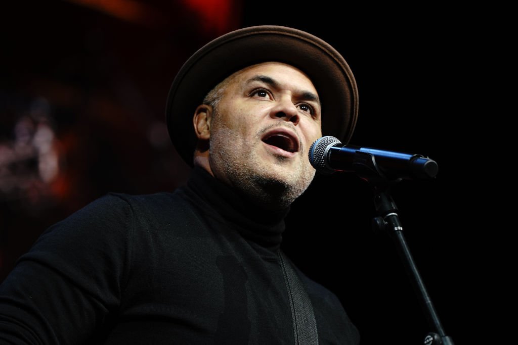 Israel Houghton performs on stage during Peace Starts With Me concert at Nassau Coliseum | Photo: Getty Images