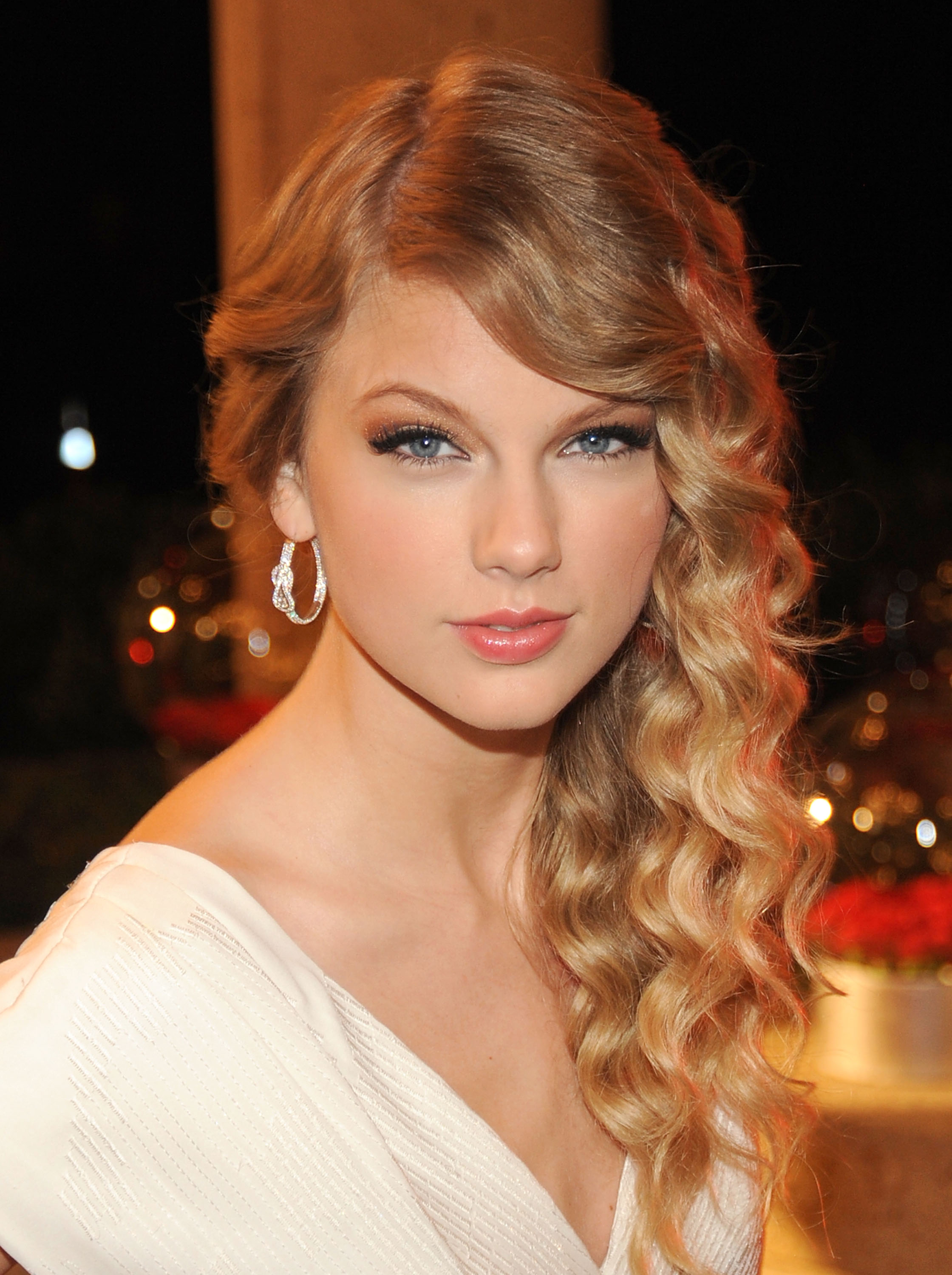 Taylor Swift at the 57th Annual BMI Country Awards at BMI on November 10, 2009 in Nashville, Tennessee.