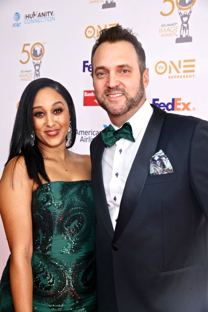 Tamera Mowry and husband Adam Housley attend the 50th NAACP Image Awards Dinner at The Beverly Hilton | Photo: Getty Images