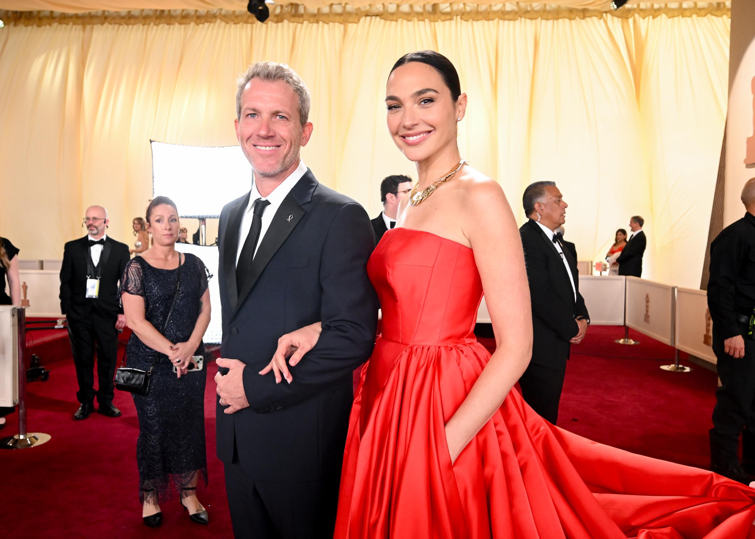 Jaron Varsano and Gal Gadot arrive at the 97th Oscars held at the Dolby Theatre on March 2, 2025, in Hollywood, California | Source: Getty Images