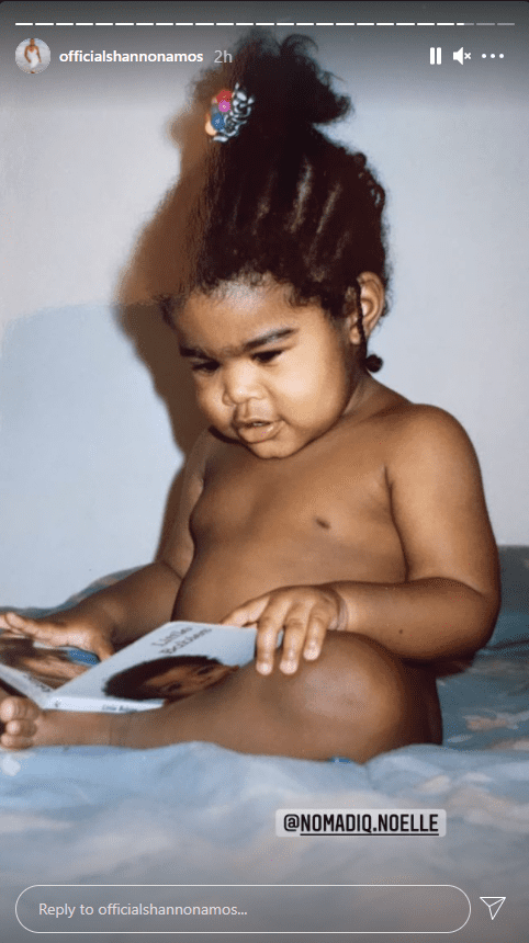 Throwback picture of Shannon Amos's daughter Quiera as a child reading a book | Photo: Instagram/ officialshannonamos