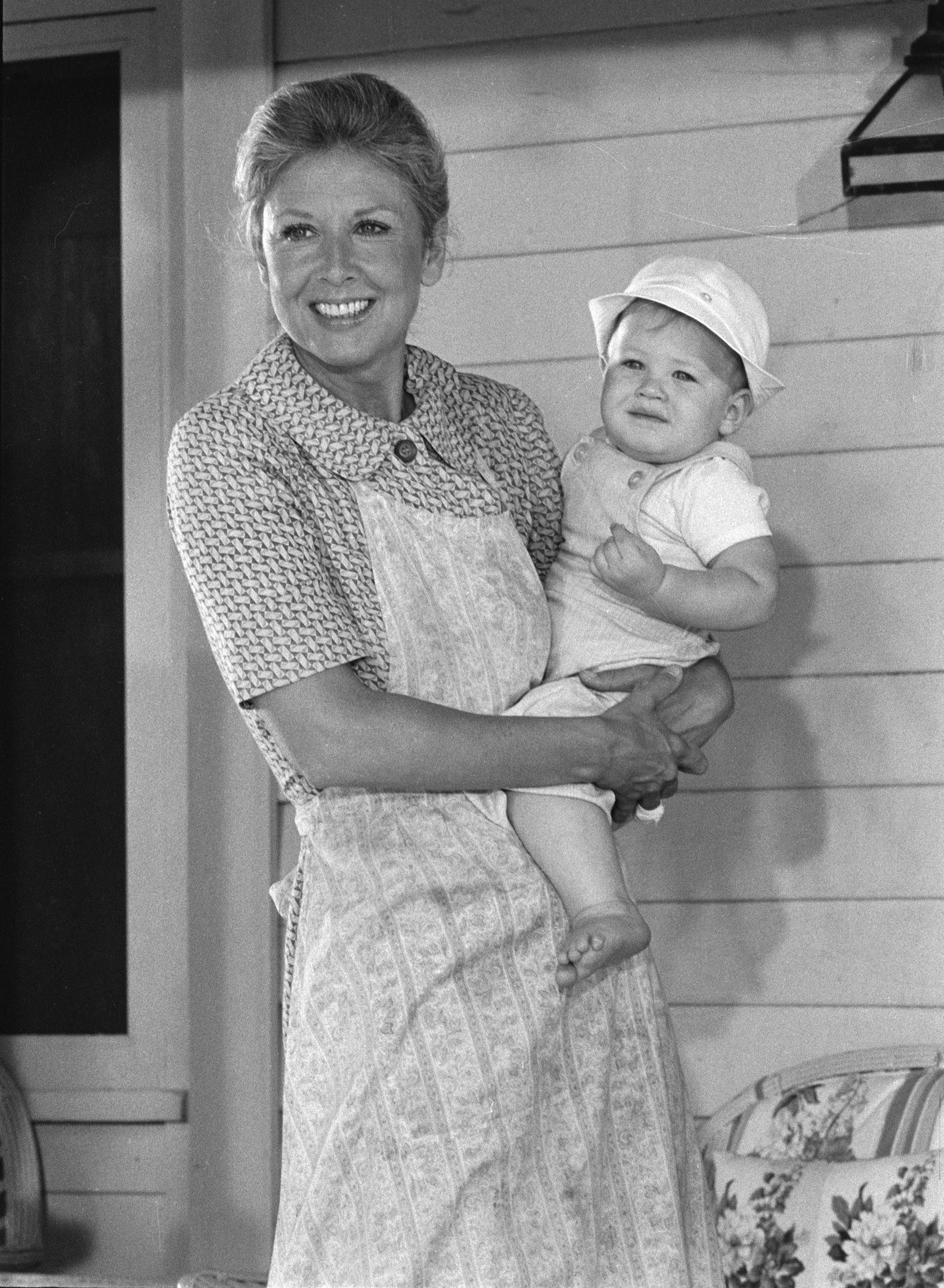 Michael Learned as Olivia Walton in "The Waltons" during an episode "The Empty Nest" on June 16, 1978 | Photo: Getty Images