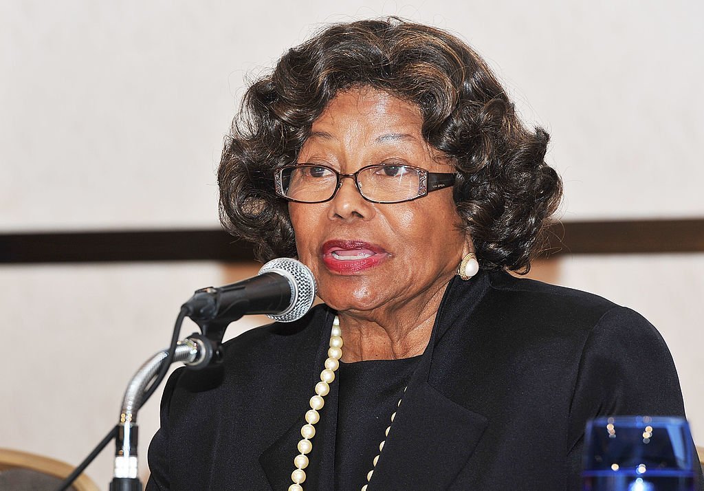 Katherine Jackson nimmt an der Pressekonferenz der