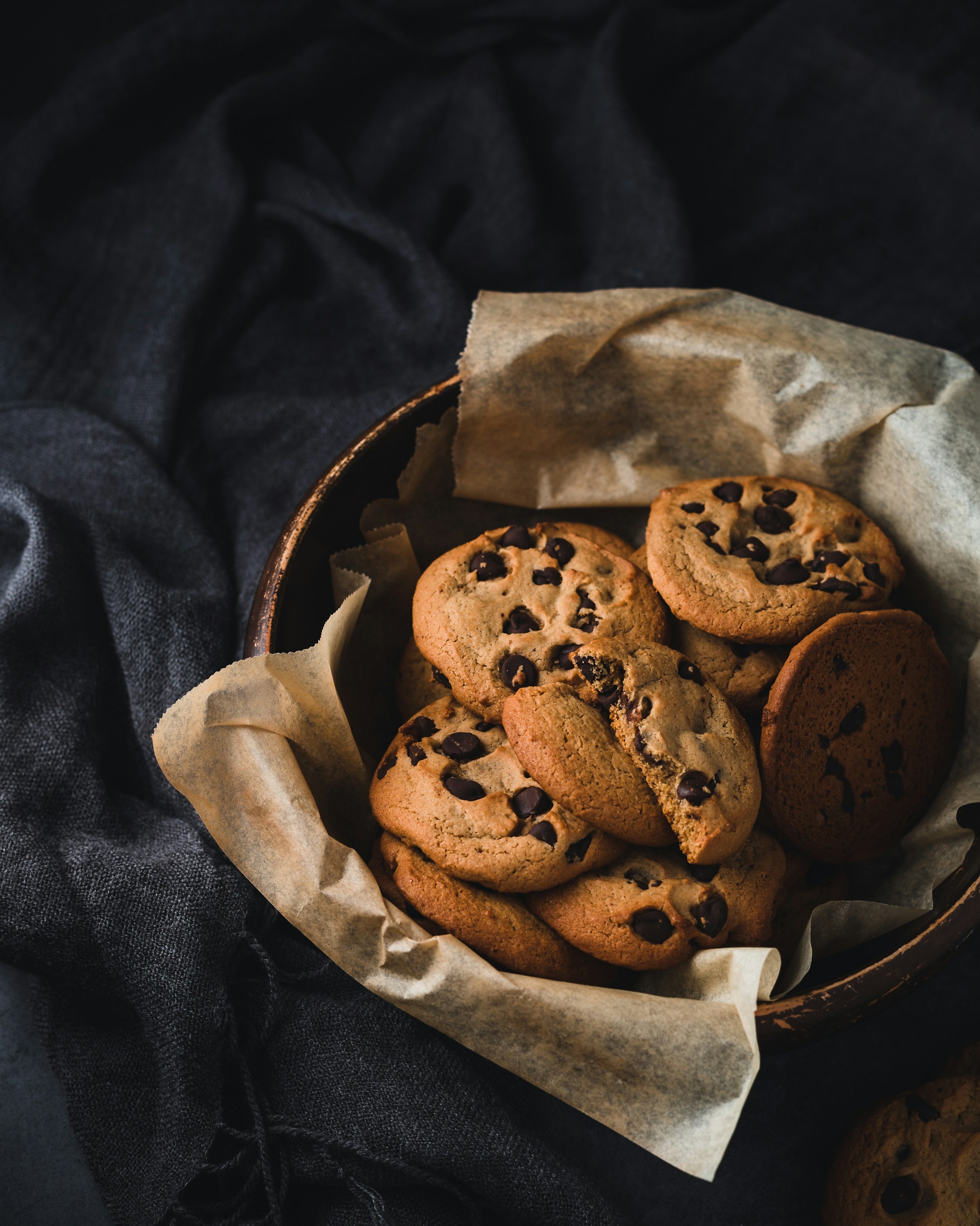 A tin of cookies | Source: Unsplash