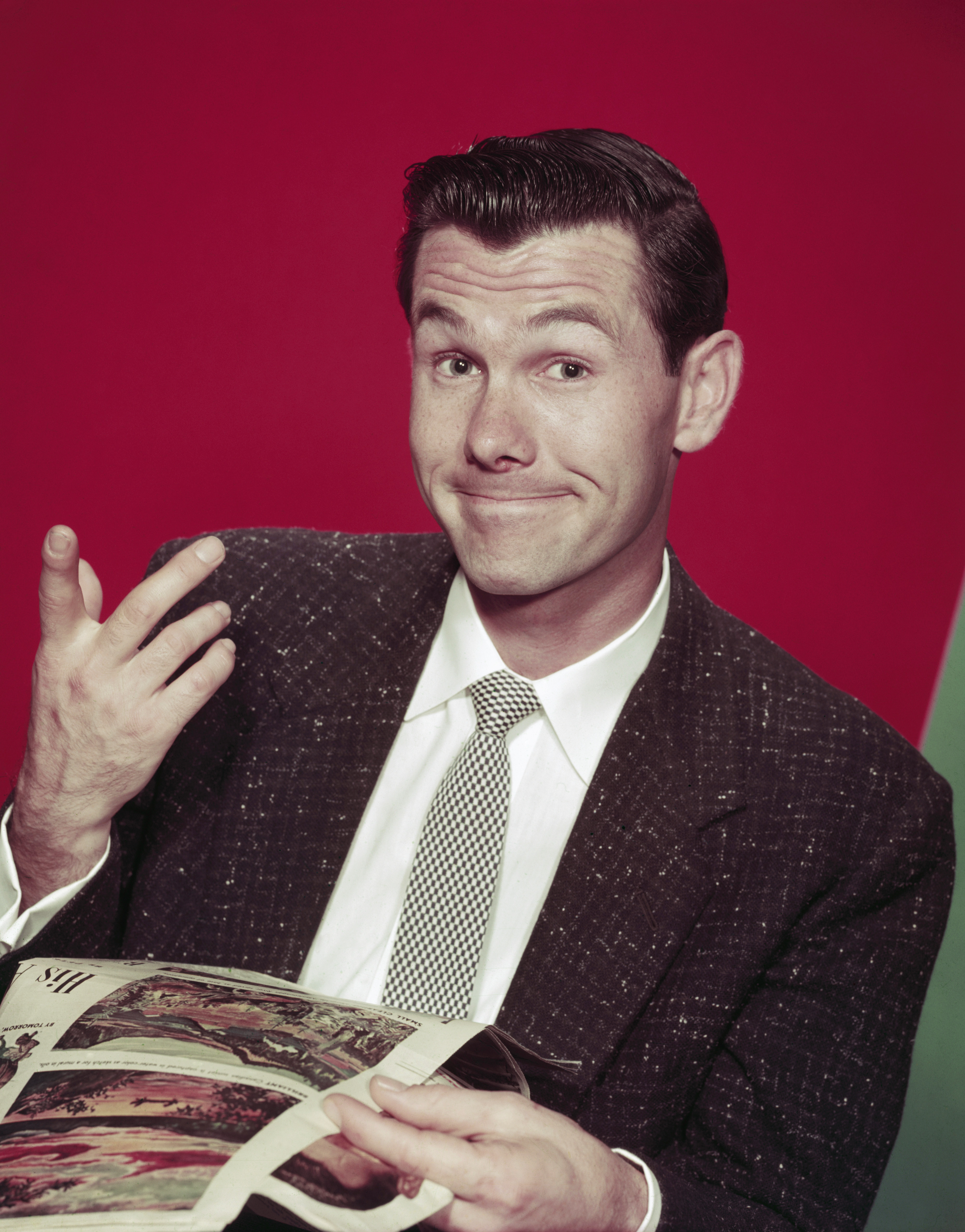 American comedian and television presenter Johnny Carson, circa 1960. | Source: Getty Images