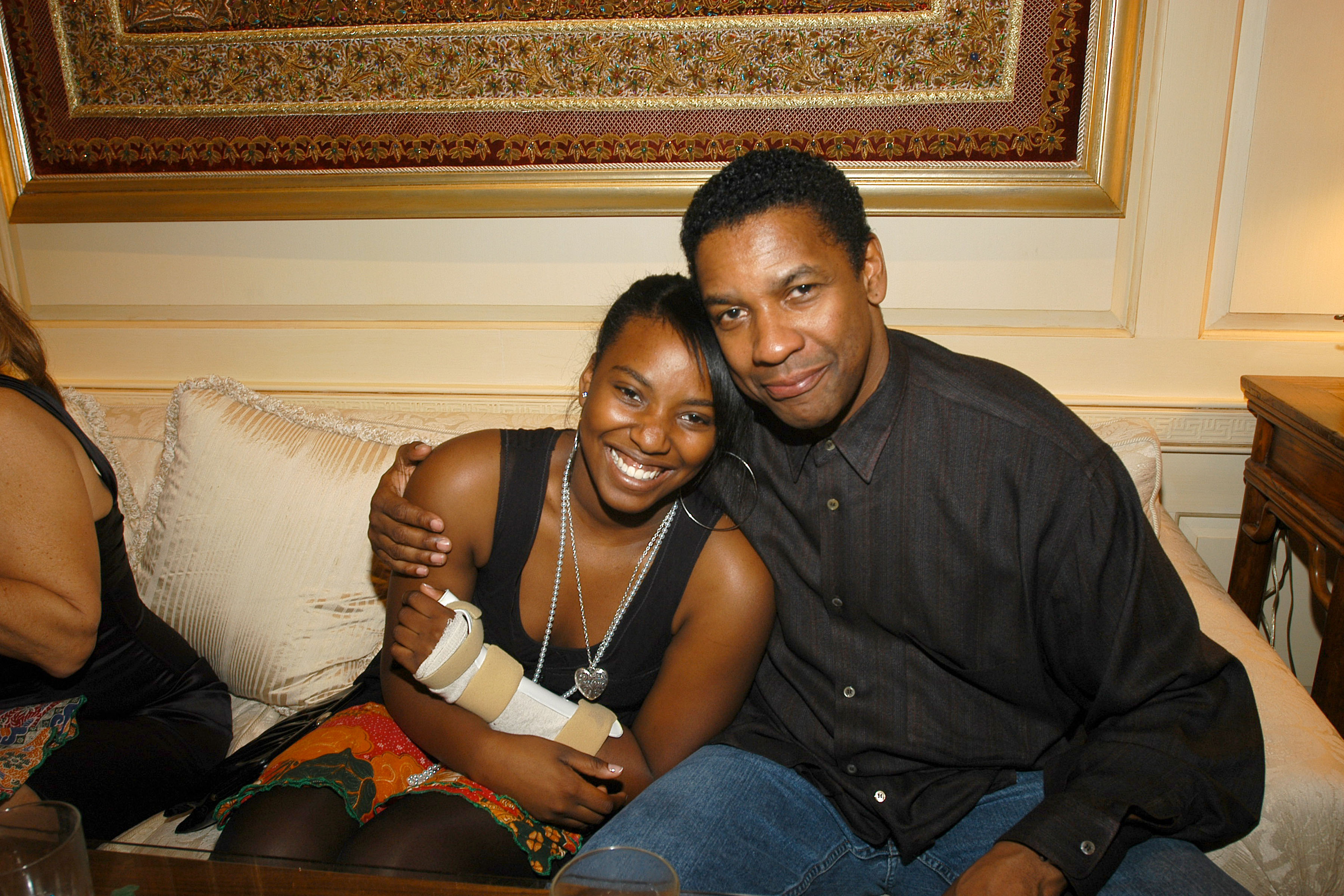 Olivia and Denzel Washington at Richard Turley's birthday dinner in New York City on December 21, 2006 | Source: Getty Images