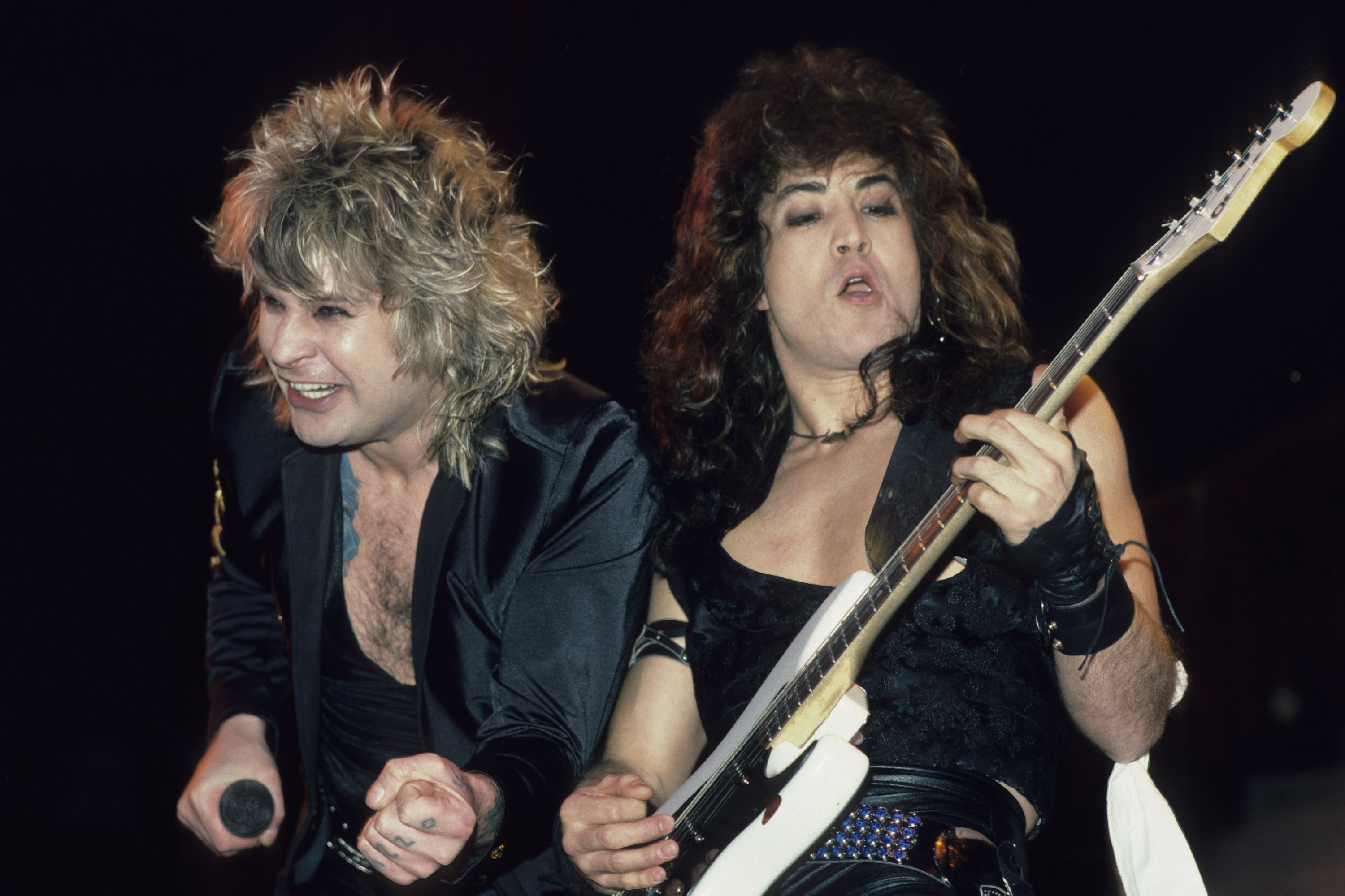 Ozzy Osbourne and Jake E. Lee perform at a concert in New York, circa 1986. | Source: Getty Images