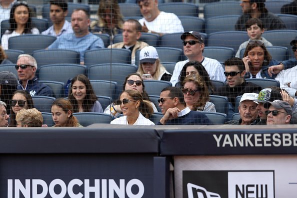 Jennifer Lopez and Alex Rodriguez attend a game between the Baltimore Orioles and the New York Yankees  | Photo: Getty Images