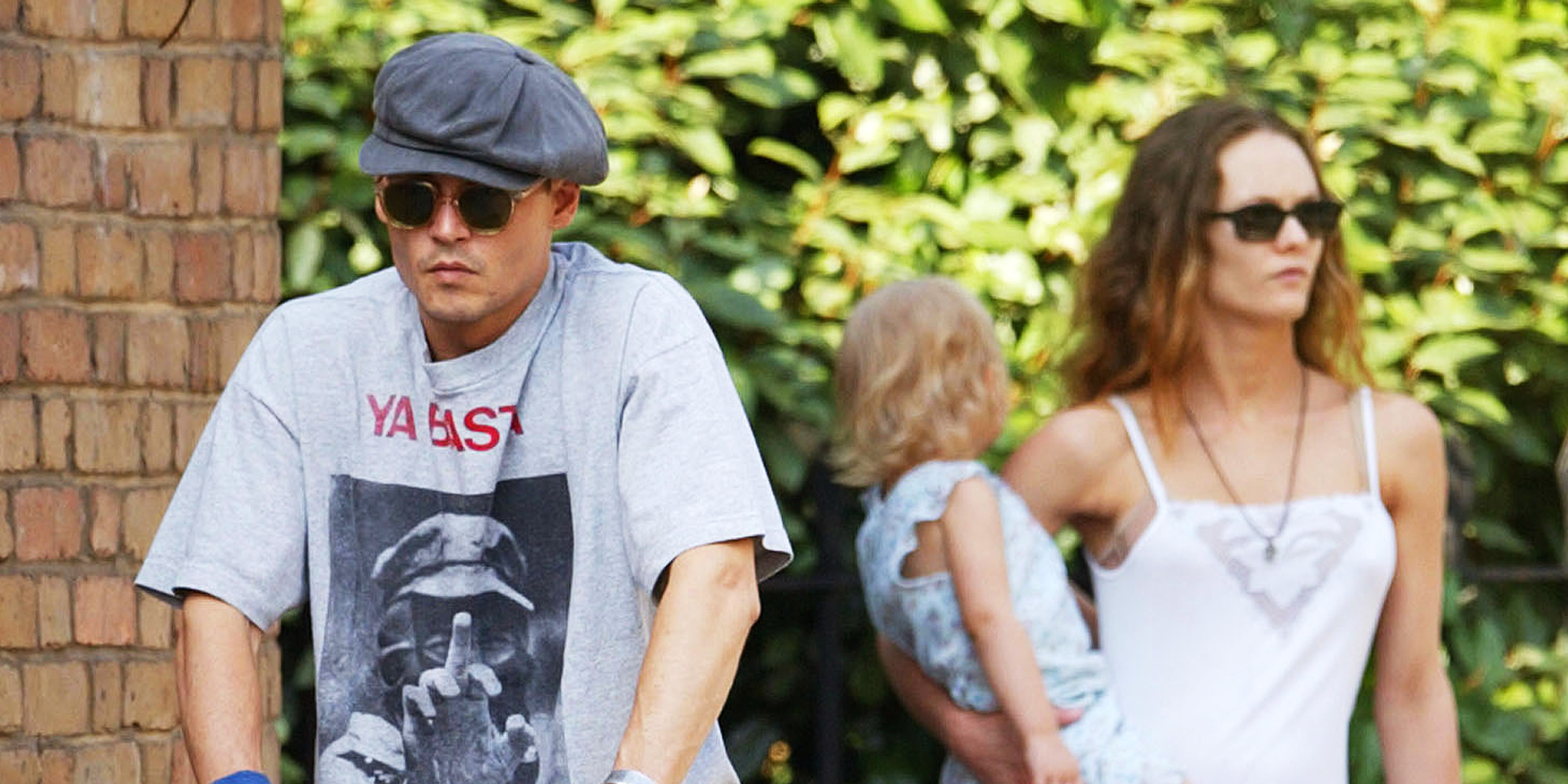 Johnny Depp mit seiner Tochter Lily-Rose und Vanessa Paradis | Quelle: Getty Images