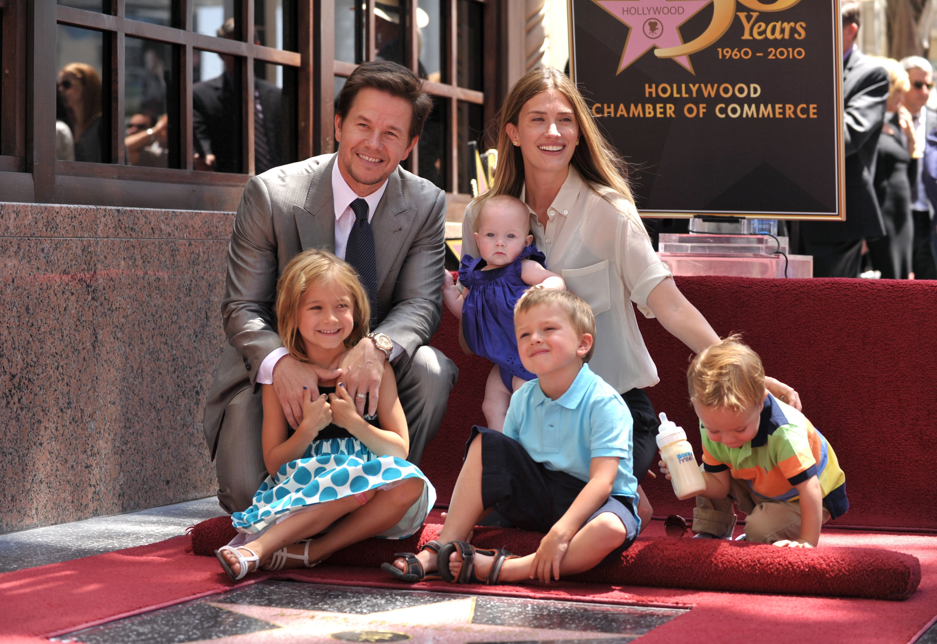 Mark Wahlberg and Rhea Durham with Ella, Michael, Brendan, and Grace Wahlberg on July 29, 2010 in Hollywood, California | Source: Getty Images