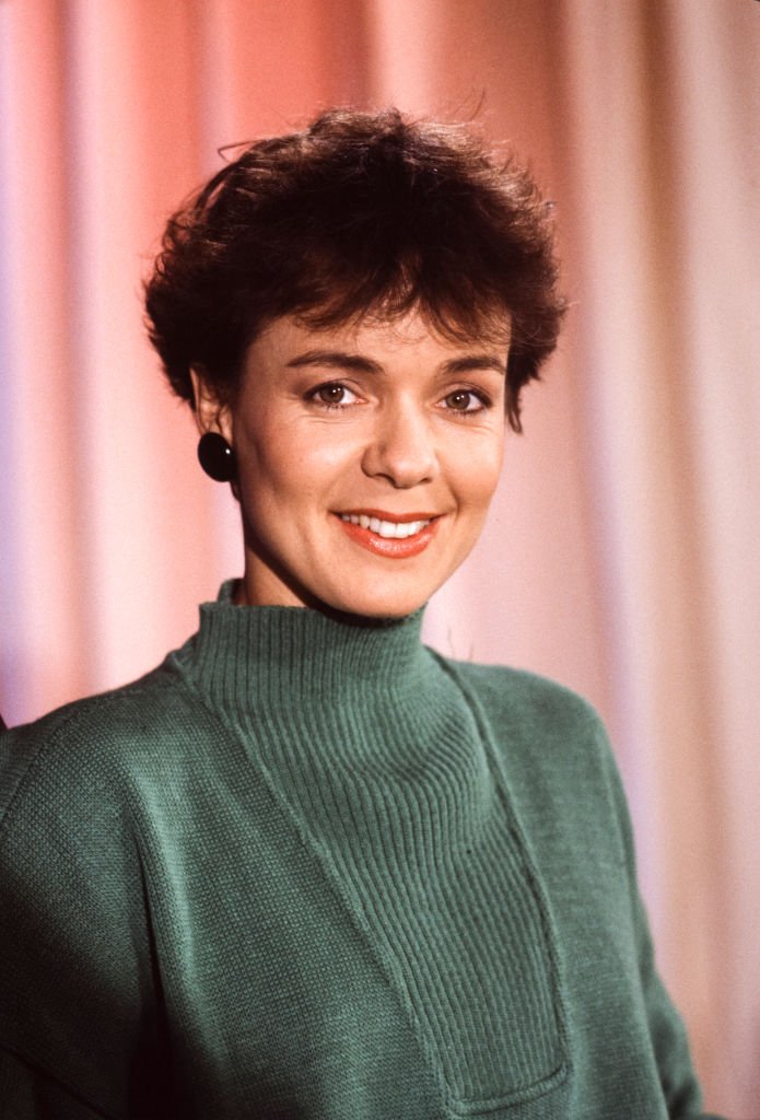 La téléspeakerine Fabienne Egal en avril 1987 à Paris, France. | Photo : Getty Images