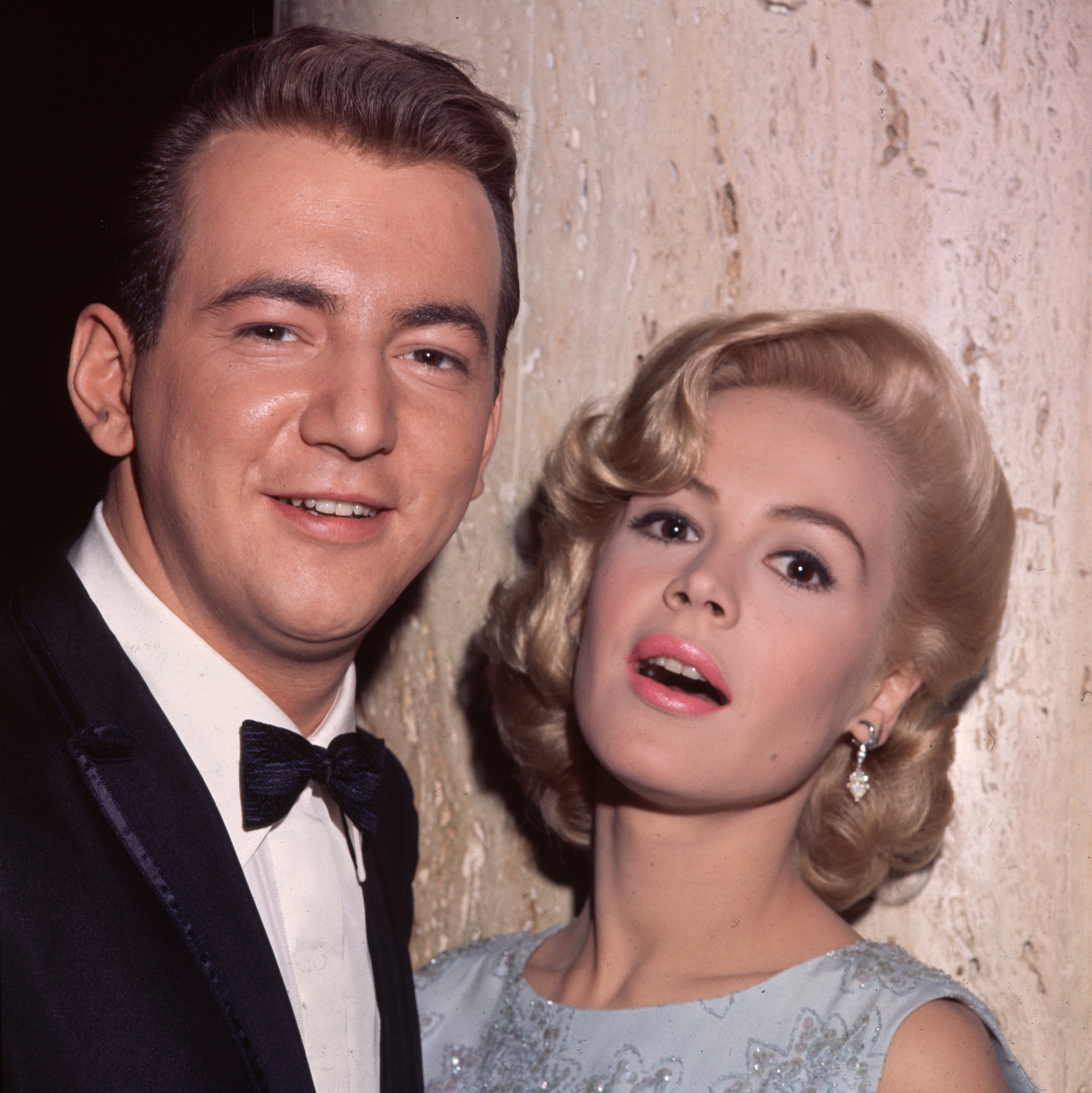Bobby Darin and Sandra Dee posing for a headshot in 1962 | Source: Getty Images