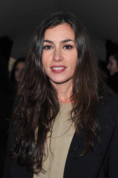 Olivia Ruiz au défilé de prêt-à-porter Elie Saab Automne/Hiver 2012 dans le cadre de la Semaine de la mode à Paris le 7 mars 2012 à l'Espace Ephémère Tuileries à Paris, France. | Photo : Getty Images