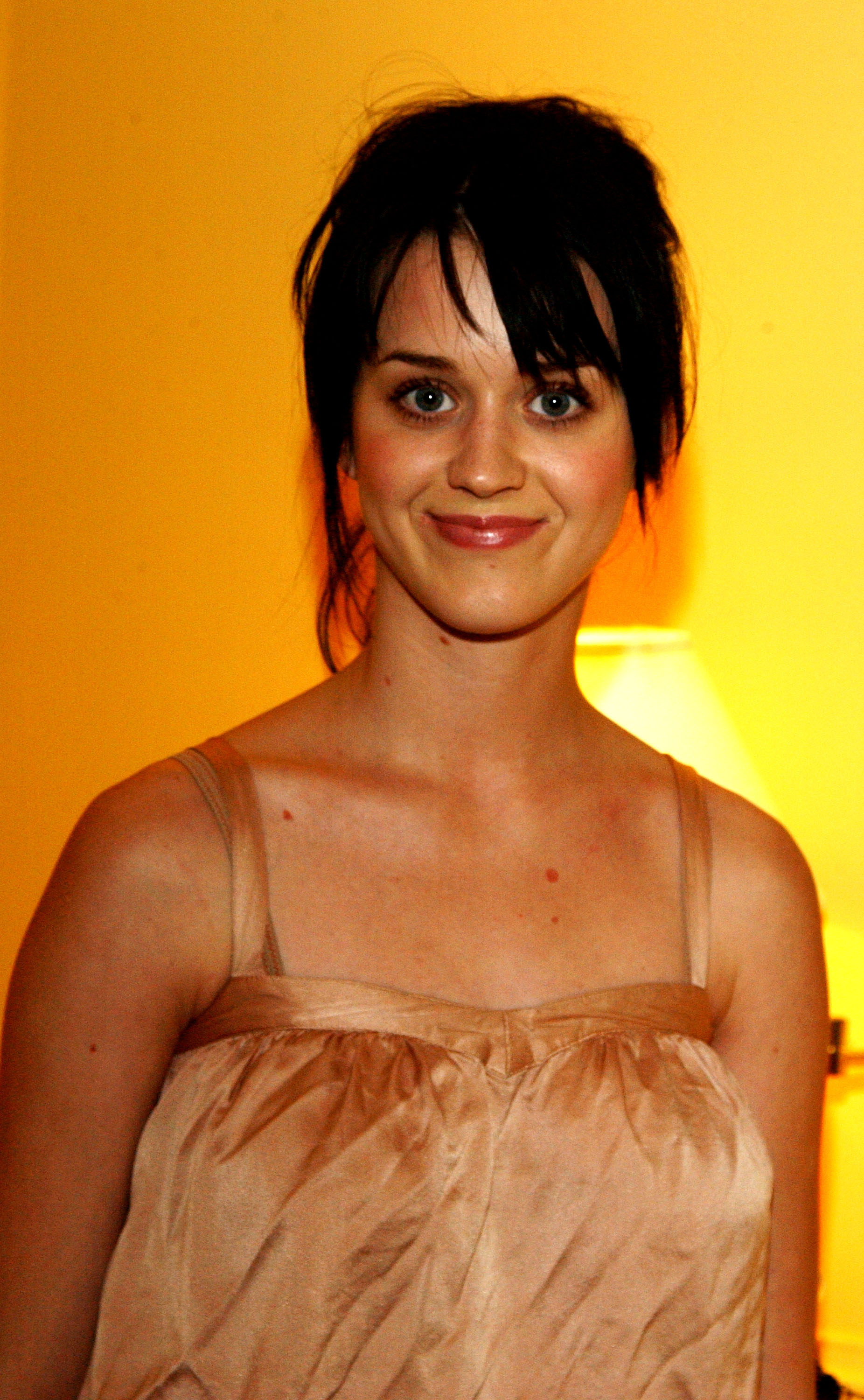 Katy Perry at Jimmy Choo Oscar Suite, on February 23, 2004 | Source: Getty Images