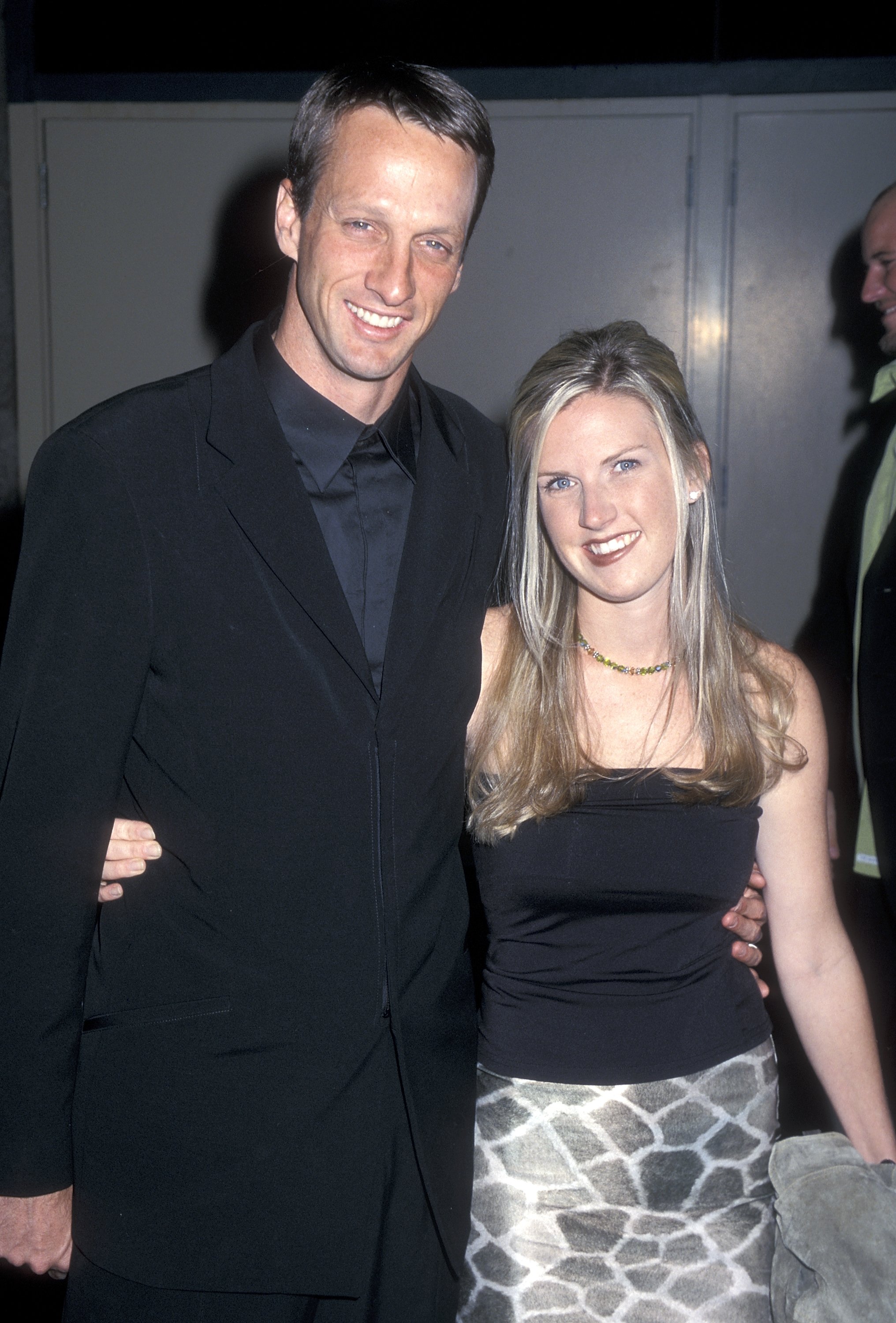 Tony Hawk and Erin Lee attend the 11th Annual Billboard Music Awards on December 5, 2000, at the MGM Grand Garden Arena in Las Vegas, Nevada. | Source: Getty Images