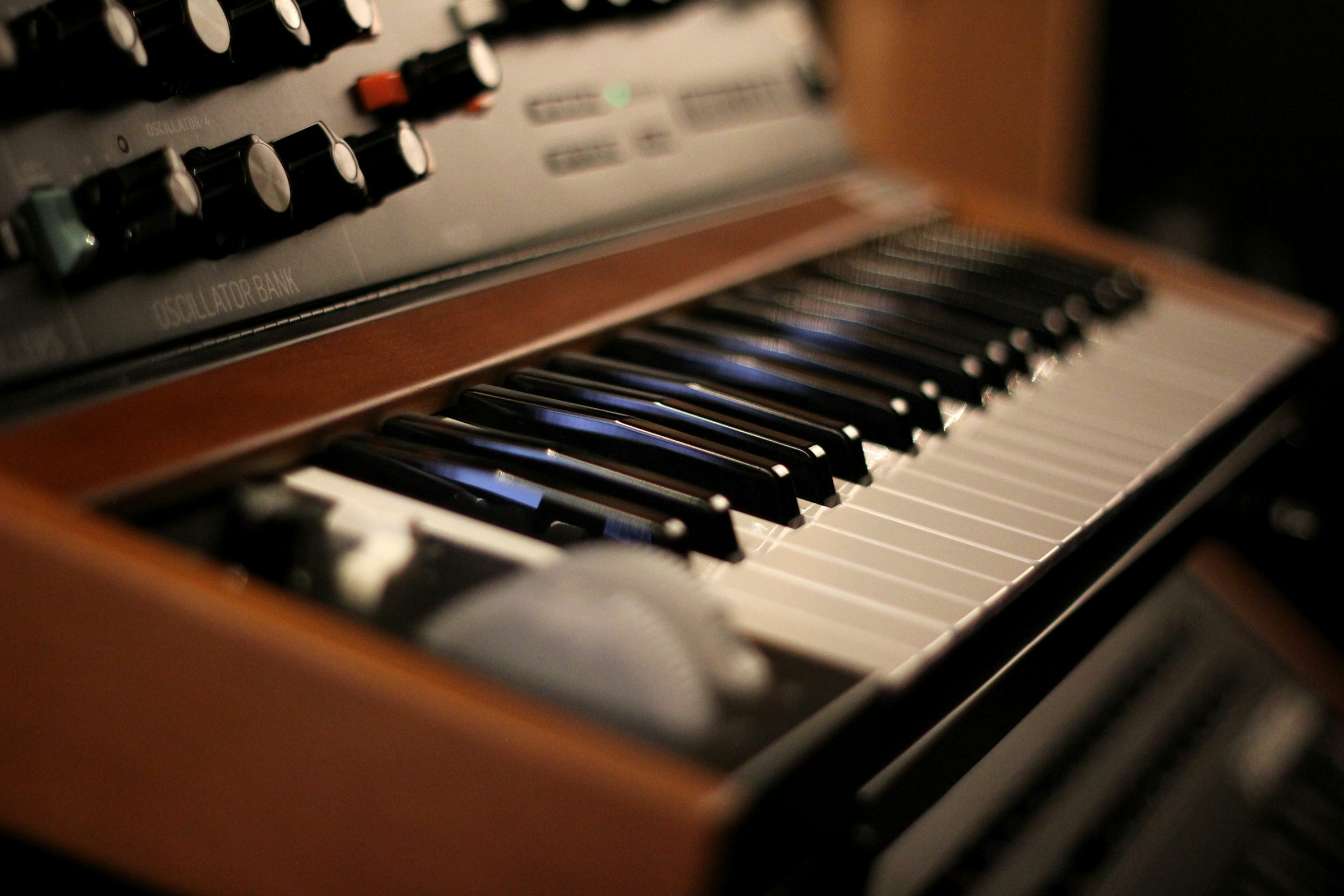 Close-up shot of a synthesizer | Source: Unsplash