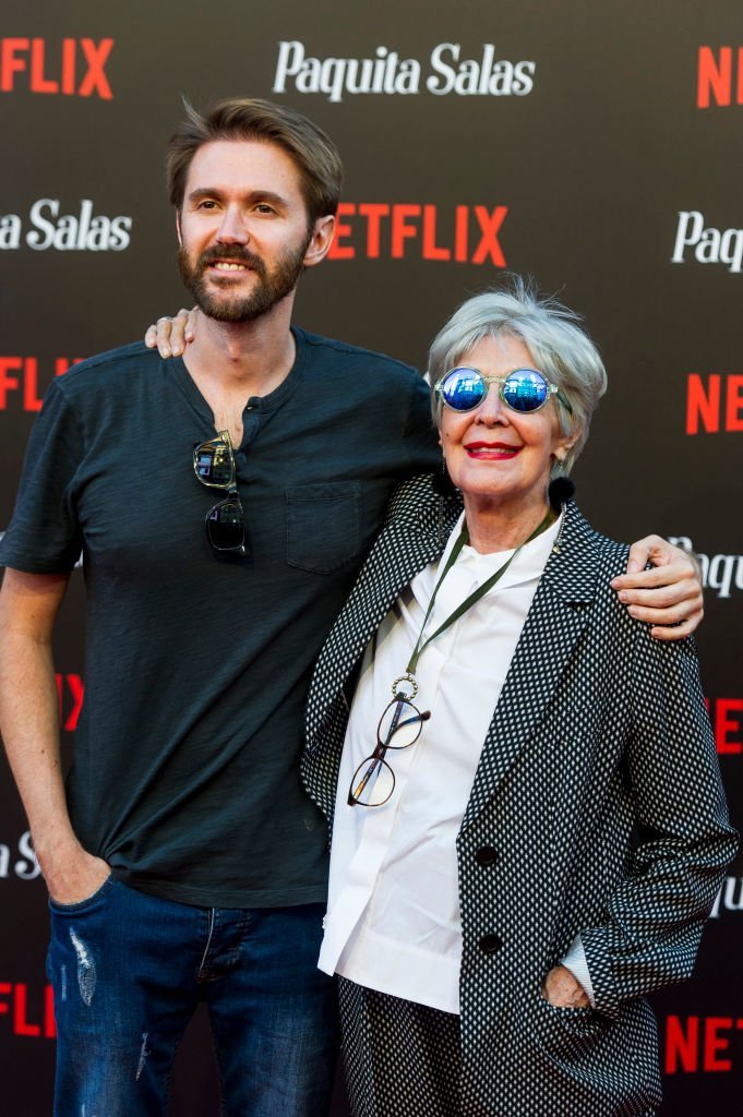 Manuel Velasco y Concha Velasco asisten al estreno mundial de la temporada 2 de Paquita Salas de Netflix el 28 de junio de 2018 en Madrid, España. | Foto: Getty Images