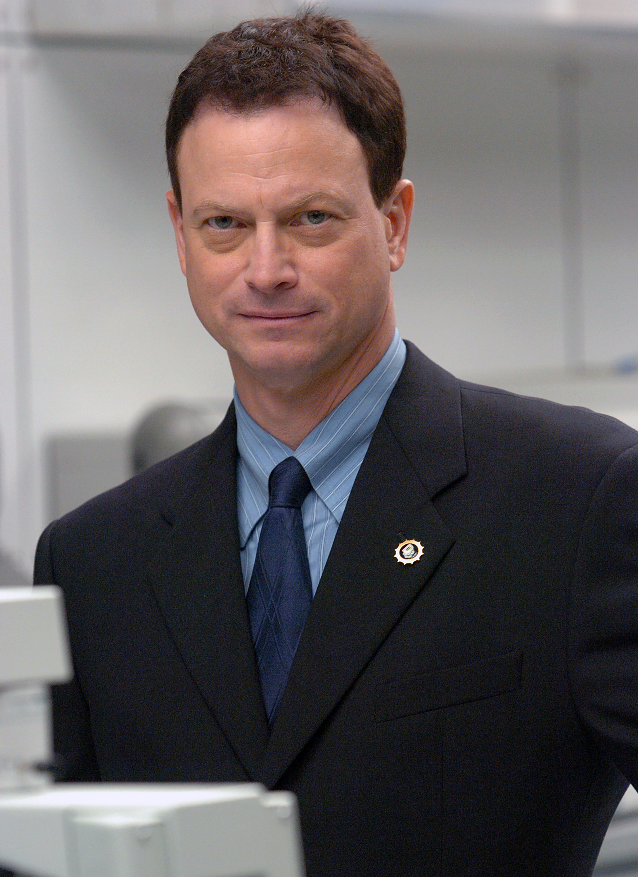 Gary Sinise in the set of "CSI: NY" on September 1, 2004 | Source: Getty Images