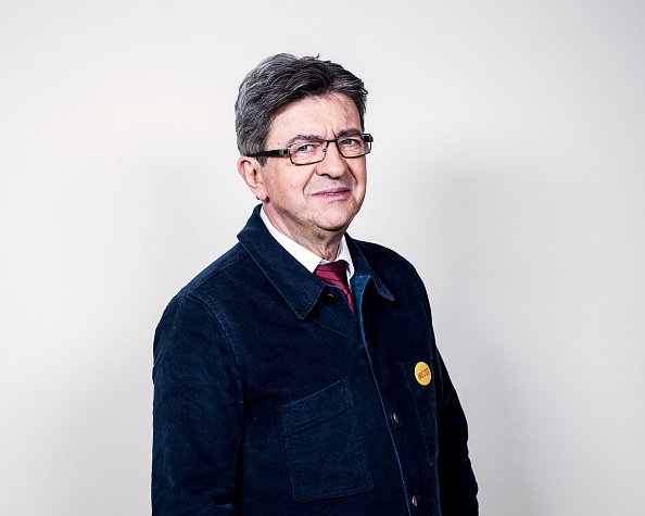 Le politicien Jean Luc Melenchon pose lors d'une séance photo le 05 mars 2017 à Paris, France. | Photo : Getty Images