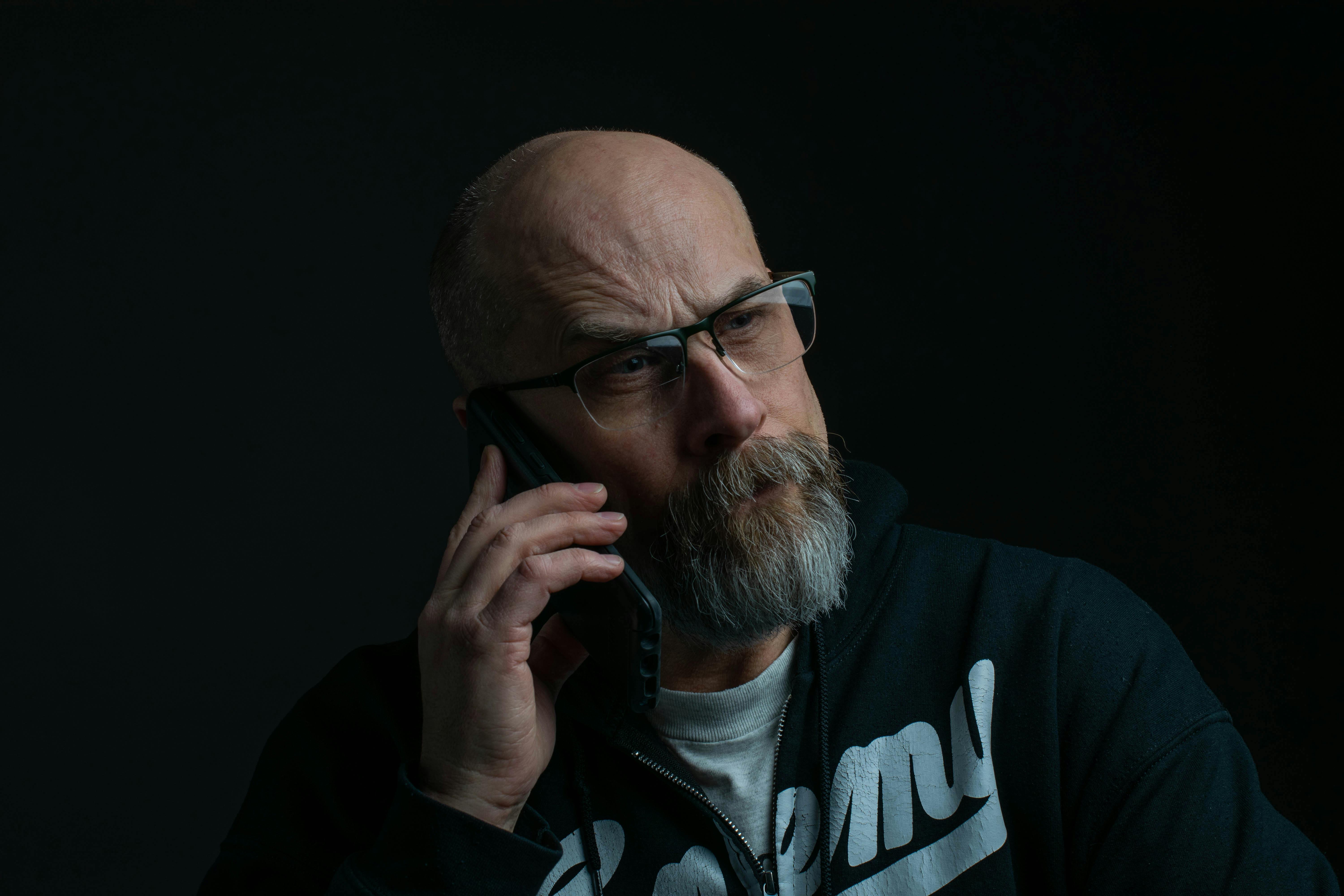 A serious man on a call | Source: Pexels