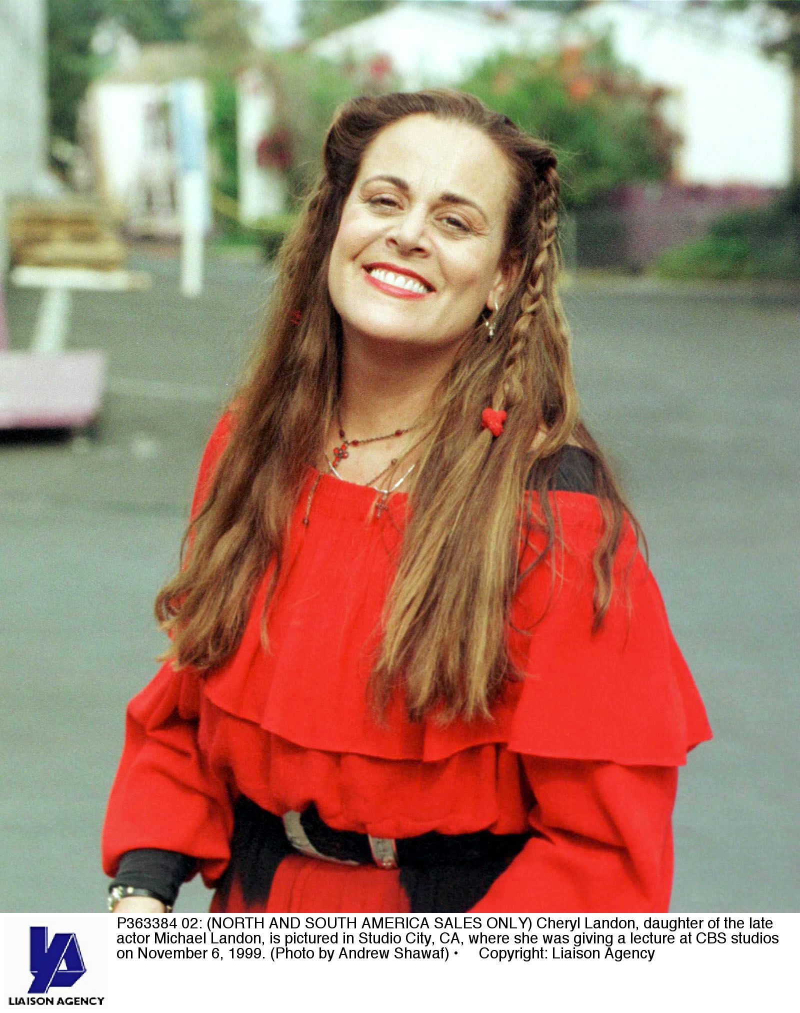 Cheryl Landon, daughter of the late actor Michael Landon, pictured in Studio City, California, where she was giving a lecture at CBS studios on November 6, 1999 | Source: Getty Images