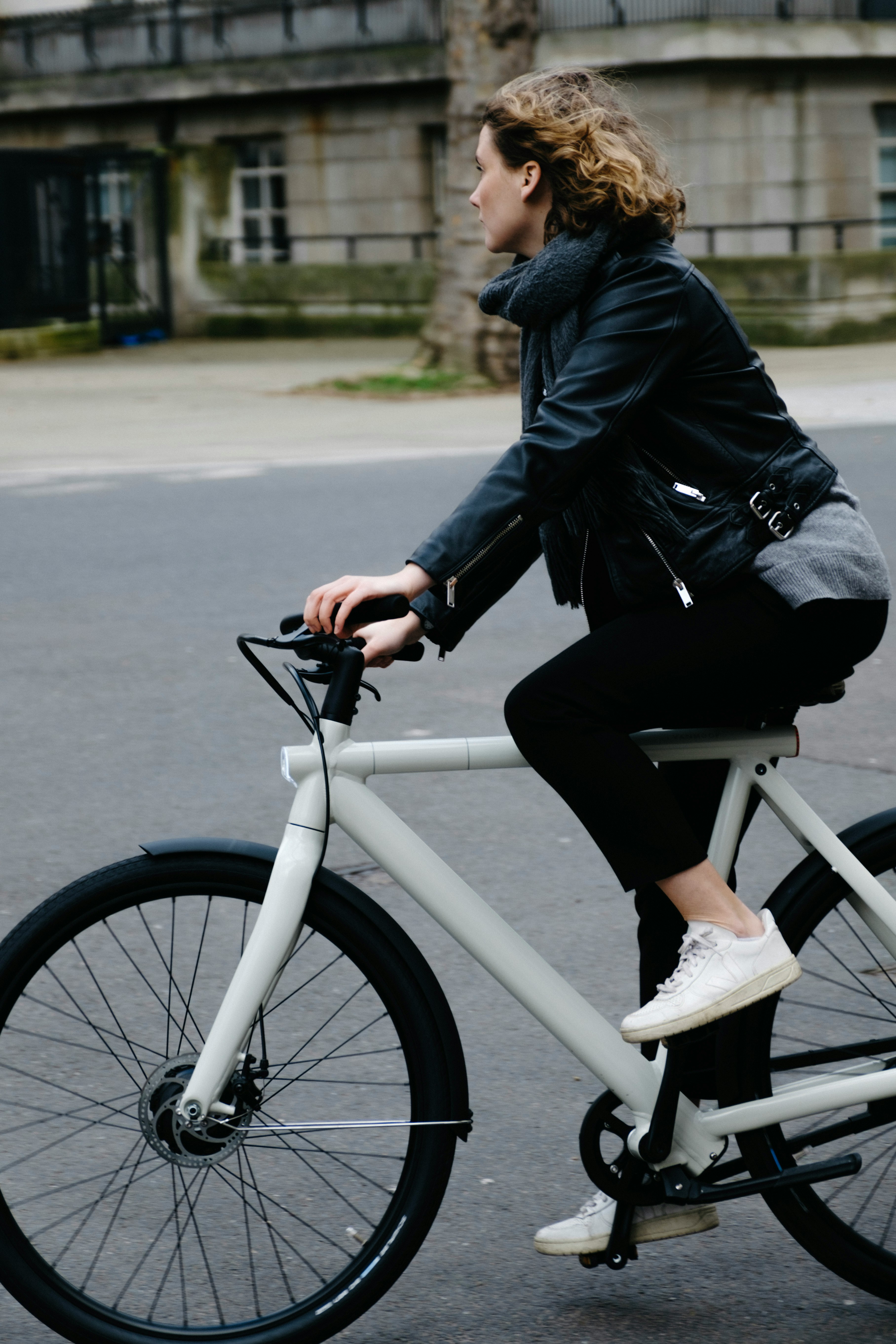 A girl riding a bike | Source: Unsplash