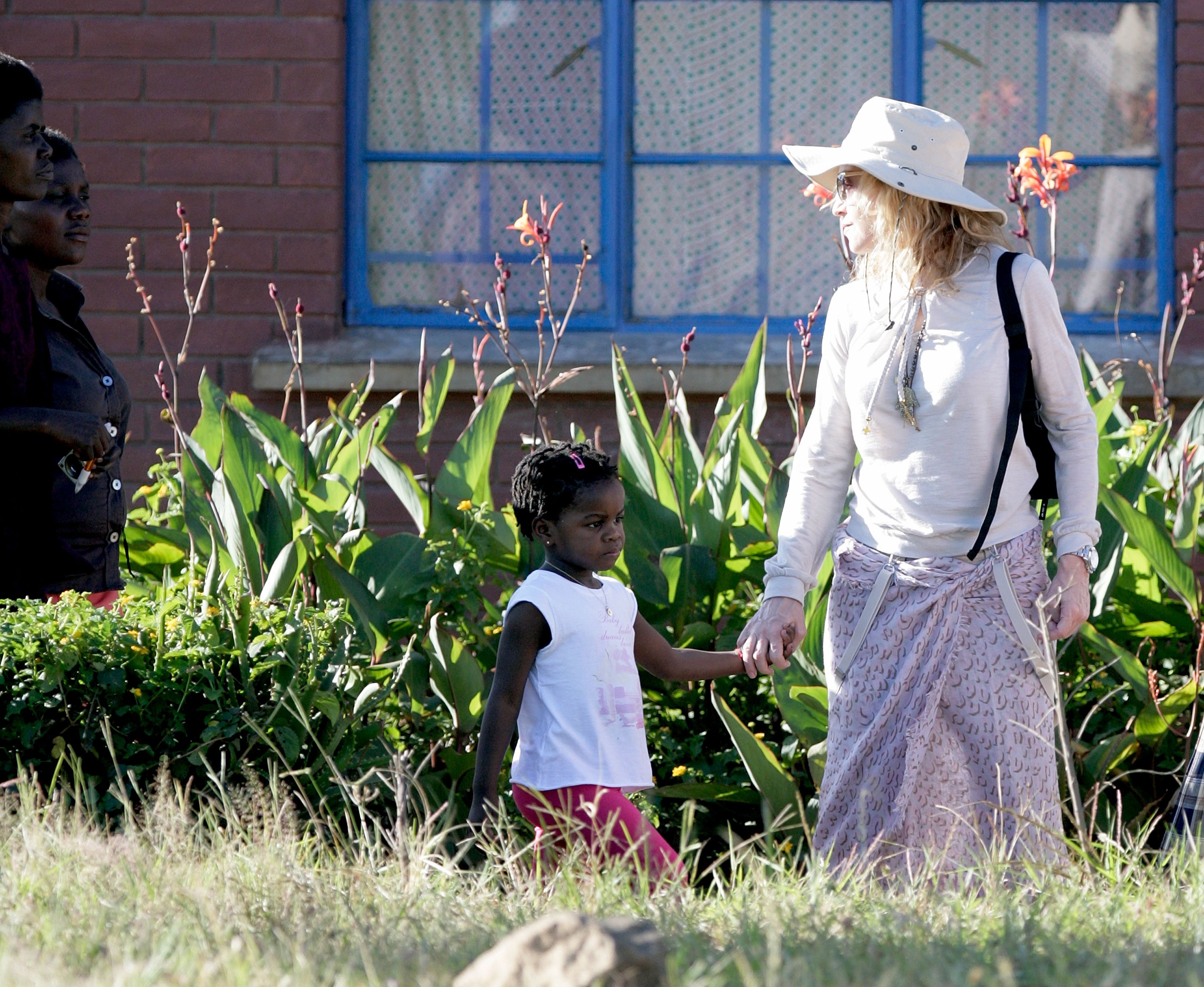 Madonna with daughter Mercy James at a Raising Malawai initiative in Lilongwe, Malawi on April 8, 2010 | Photo: Getty Images