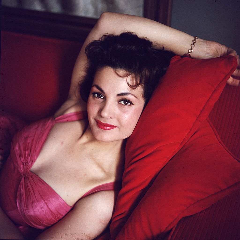 L'actrice et chanteuse espagnole Carmen Sevilla. | Photo : Getty Images L'actrice et chanteuse espagnole Carmen Sevilla. | Photo : Getty Images