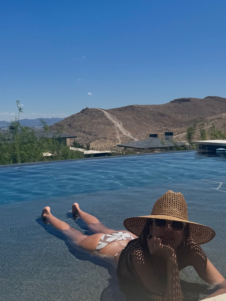 Jessica Alba by the pool on her vacation from her carousel dated June 1, 2025 | Source: Instagram/jessicaalba