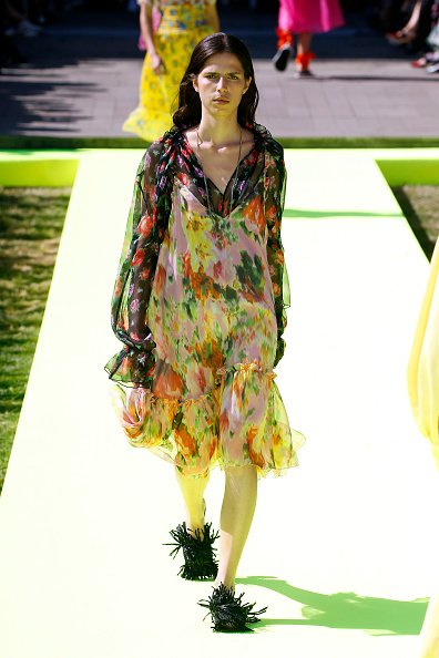 Un mannequin défilant au défilé du MSGM. |Photo : Gettyimages