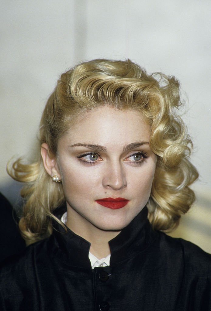 Madonna at a press conference at the Kensington Roof Gardens in London on March 6, 1986 | Photo: Getty Images