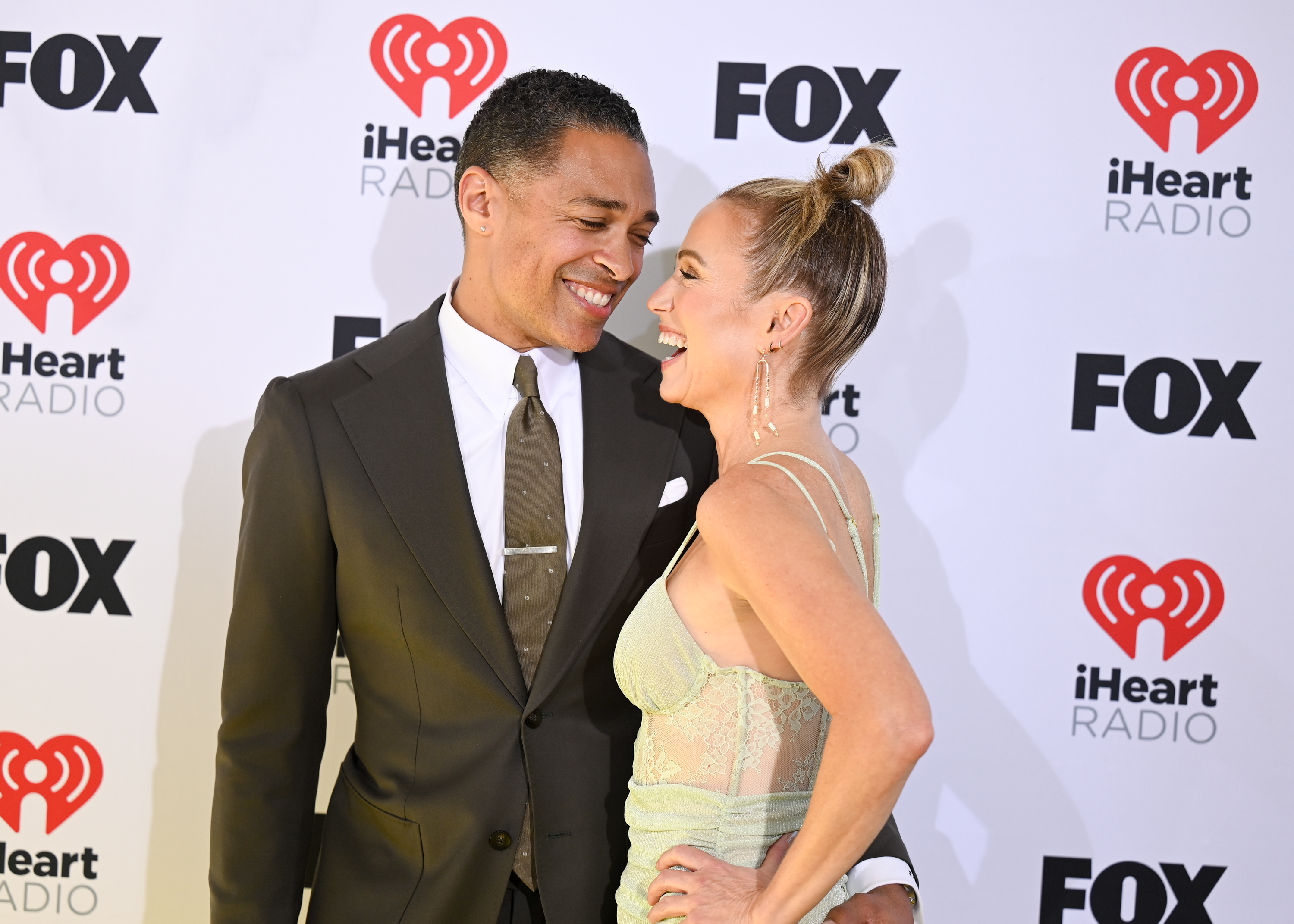 T.J. Holmes and Amy Robach at the 2024 iHeart Radio Music Awards on April 1, 2024 | Source: Getty Images