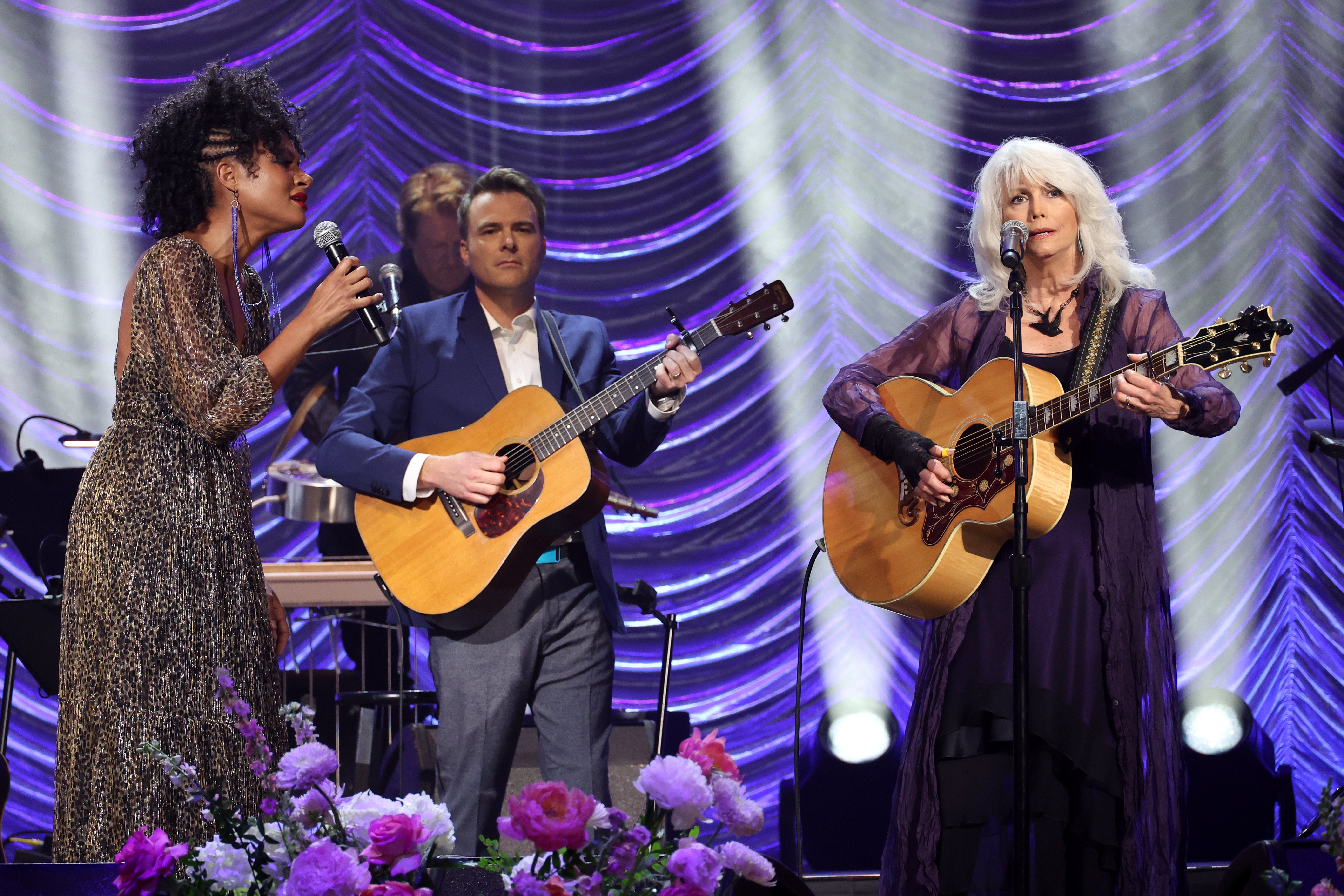 Allison Russell and Emmylou Harris perform onstage during the "Naomi Judd: A River Of Time Celebration" on May 15, 2022, in Nashville, Tennessee. | Source: Jason Kempin/Getty Images
