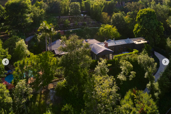 A birds-eye-view of Orlando Bloom's former home, posted on July 10, 2024 | Source: Instagram/bhhsppacificpalisades