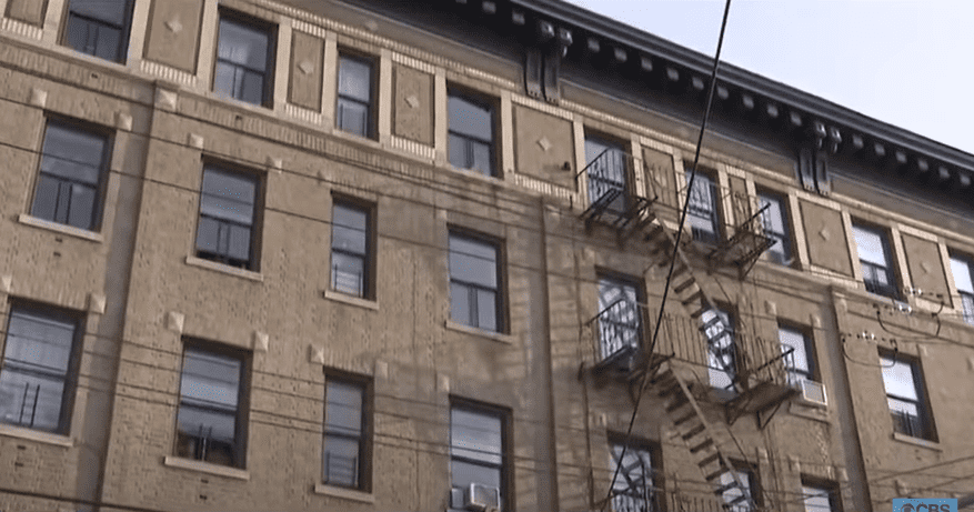 The New York City Apartment where 3-year-old Jose Garcia fell recently. | Photo: YouTube/CBS New York