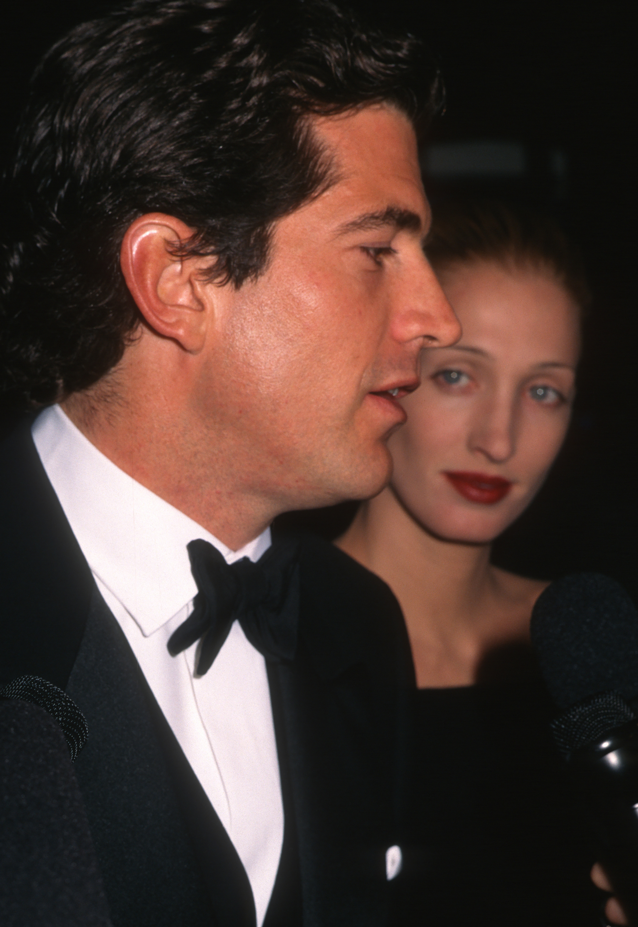 John F. Kennedy Jr. and Carolyn Bessette at the kick-off party for The Warhol Look: Glamour, Style, Fashion event at the Whitney Museum on November 6, 1997, in new York. | Source: Getty Images