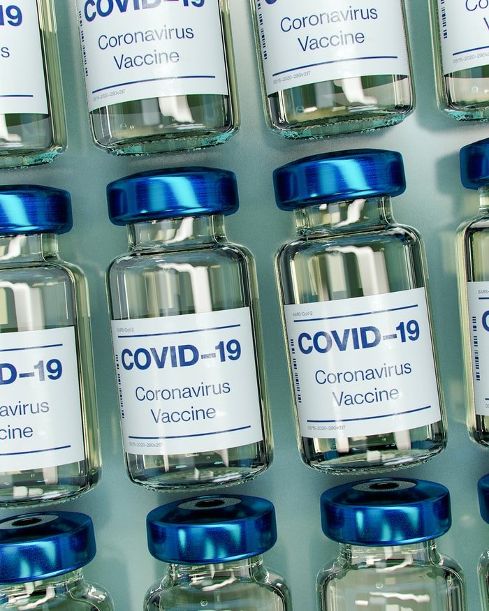 Des doses de vaccin contre le COVID-19. l Source : Unsplash