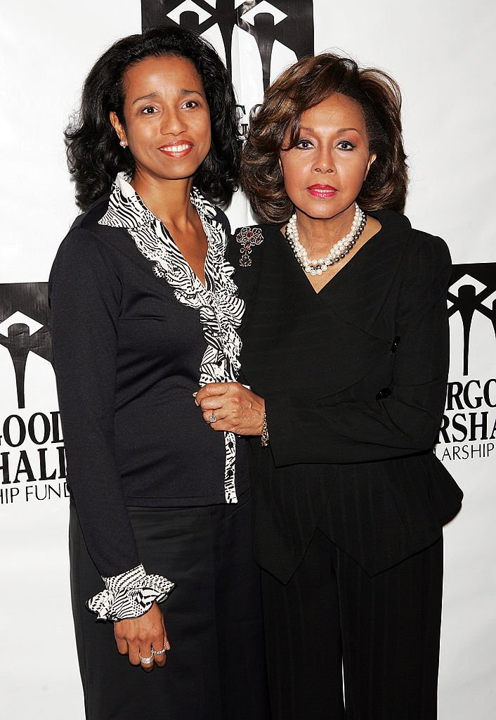 Actress Diahann Carroll (R) and her daughter Suzanne Kay arrive at the Thurgood Marshall Scholarship Funds annual dinner at the Sheraton New York Hotel November 7, 2005 | Photo: Getty Images