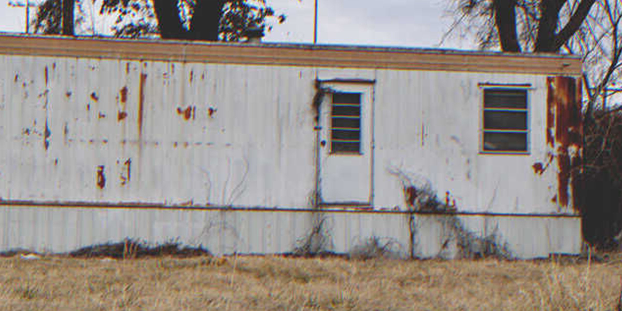 An abandoned trailer | Source: Shutterstock