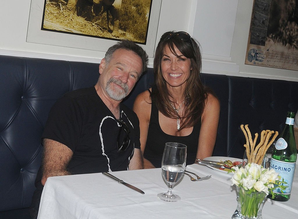 Robin Williams und Susan Schneider beim Mittagessen am 3. Oktober 2010 in New York | Quelle: Getty Images