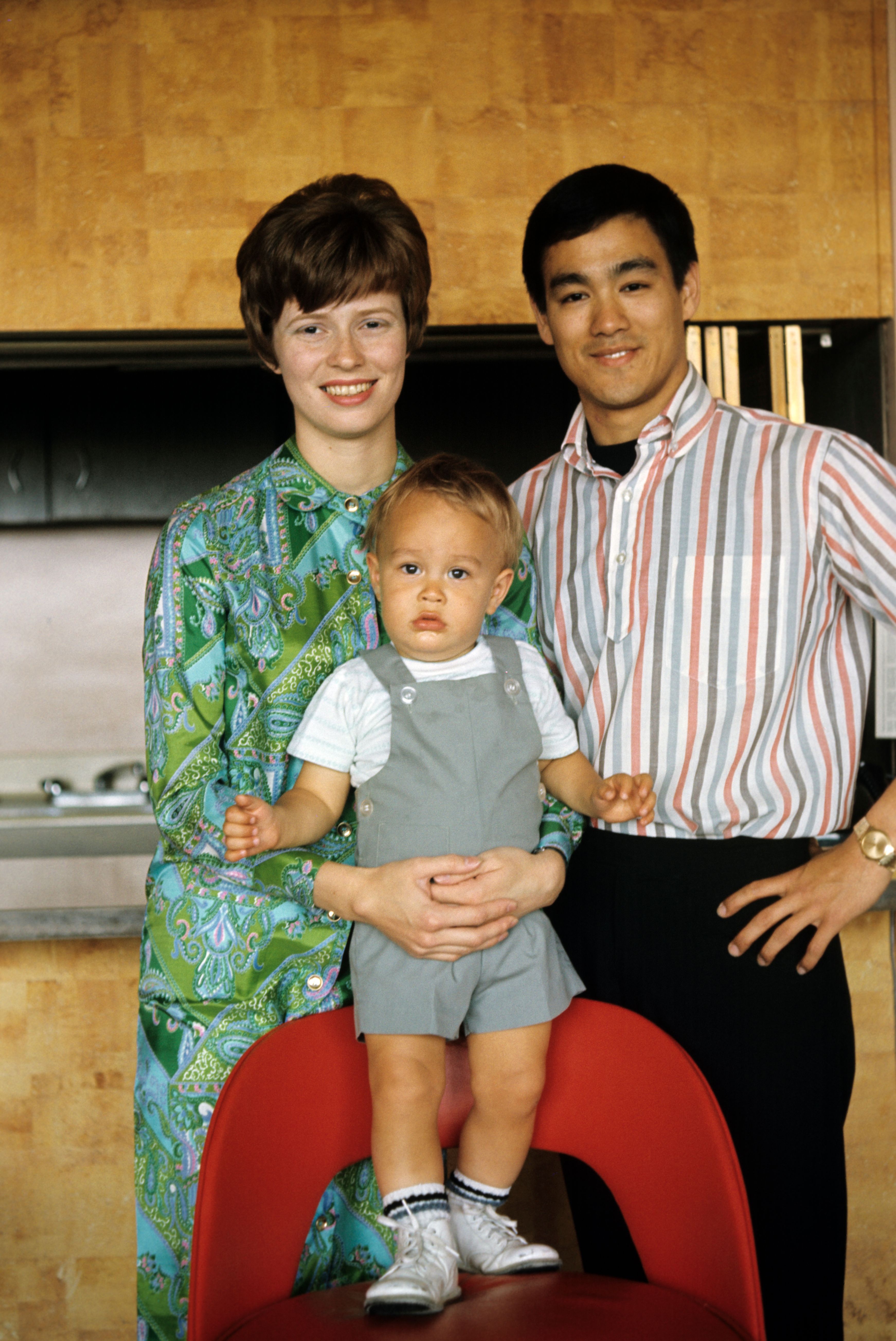 Bruce Lee and Son Brandon Both Died before 33 —inside the 2 Tragedies of 1  Acting Dynasty