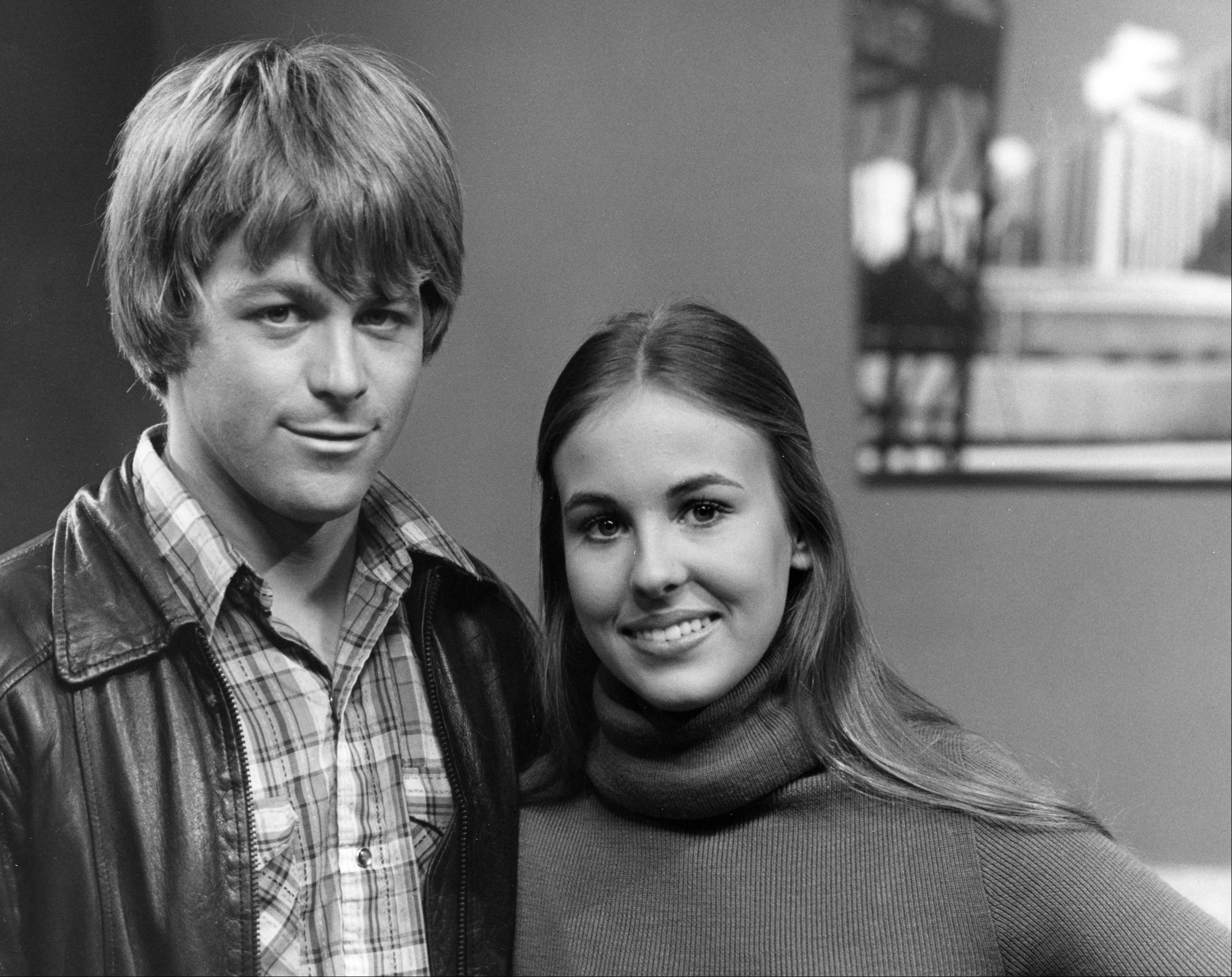 Kin Shriner and Genie Francis on "General Hospital" with a December 21, 1977, shoot date. | Source: Getty Images