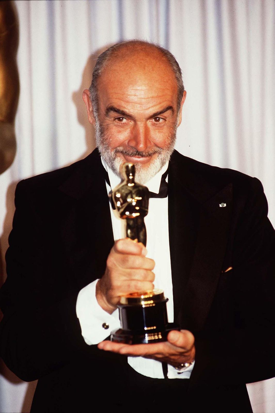 Sean Connery at an Oscar Award Ceremony on April 13, 1988 | Photo: Photoshot/Getty Images