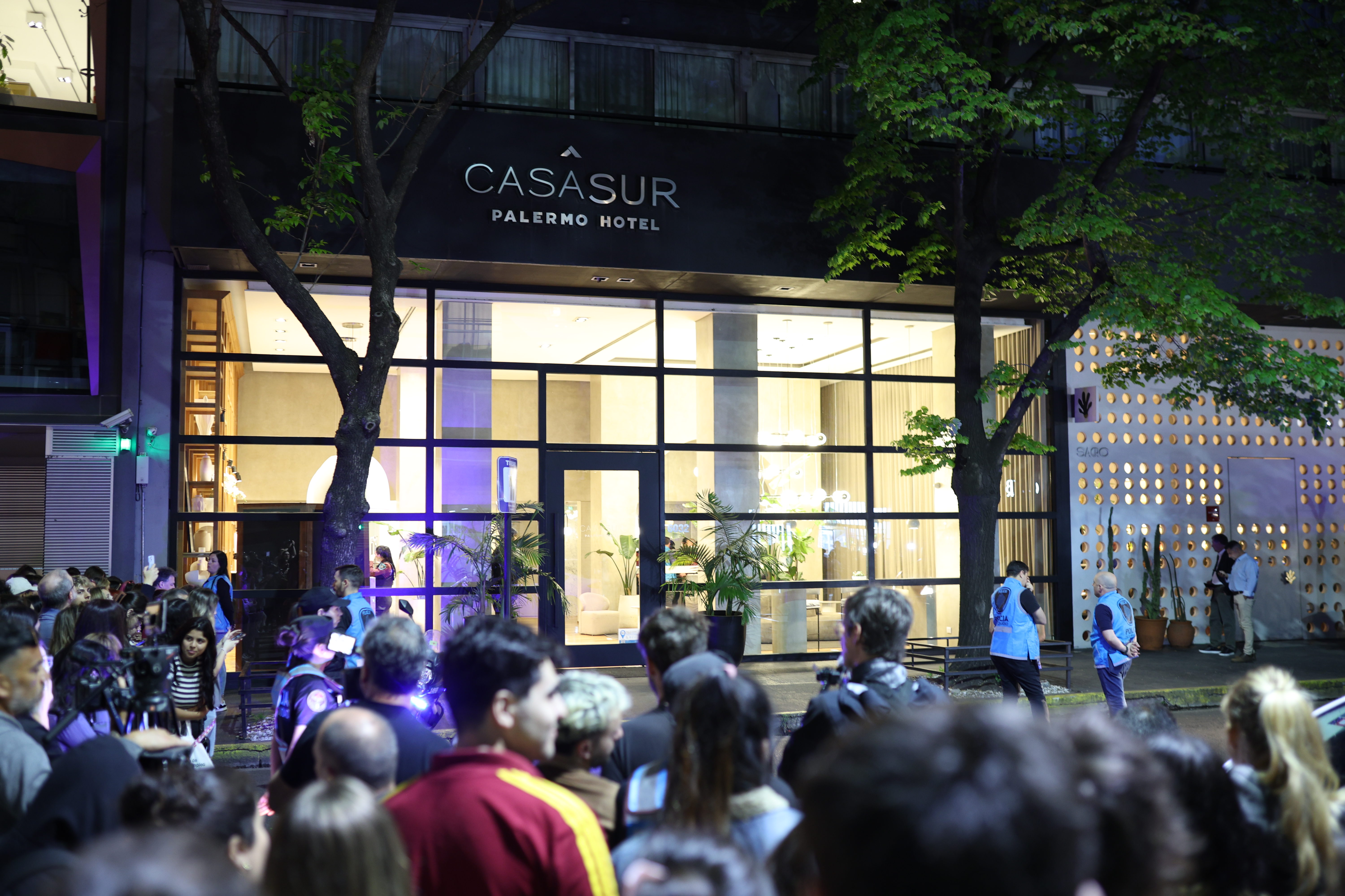 Police and firefighters at the CasaSur hotel in Buenos Aires, Argentina. | Source: Getty Images