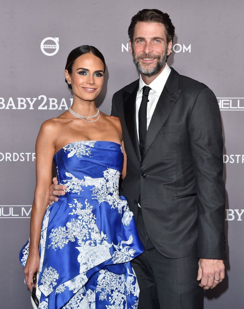 Jordana Brewster and Andrew Form attend the 30th Annual Producers Guild Awards on January 19, 2019 | Photo: Getty Images