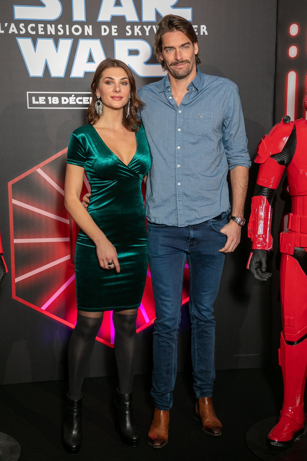 Le champion de natation Camille Lacourt et sa compagne la mannequin Alice Detollenaere | Photo : Getty Images Le champion de natation Camille Lacourt et sa compagne la mannequin Alice Detollenaere | Photo : Getty Images