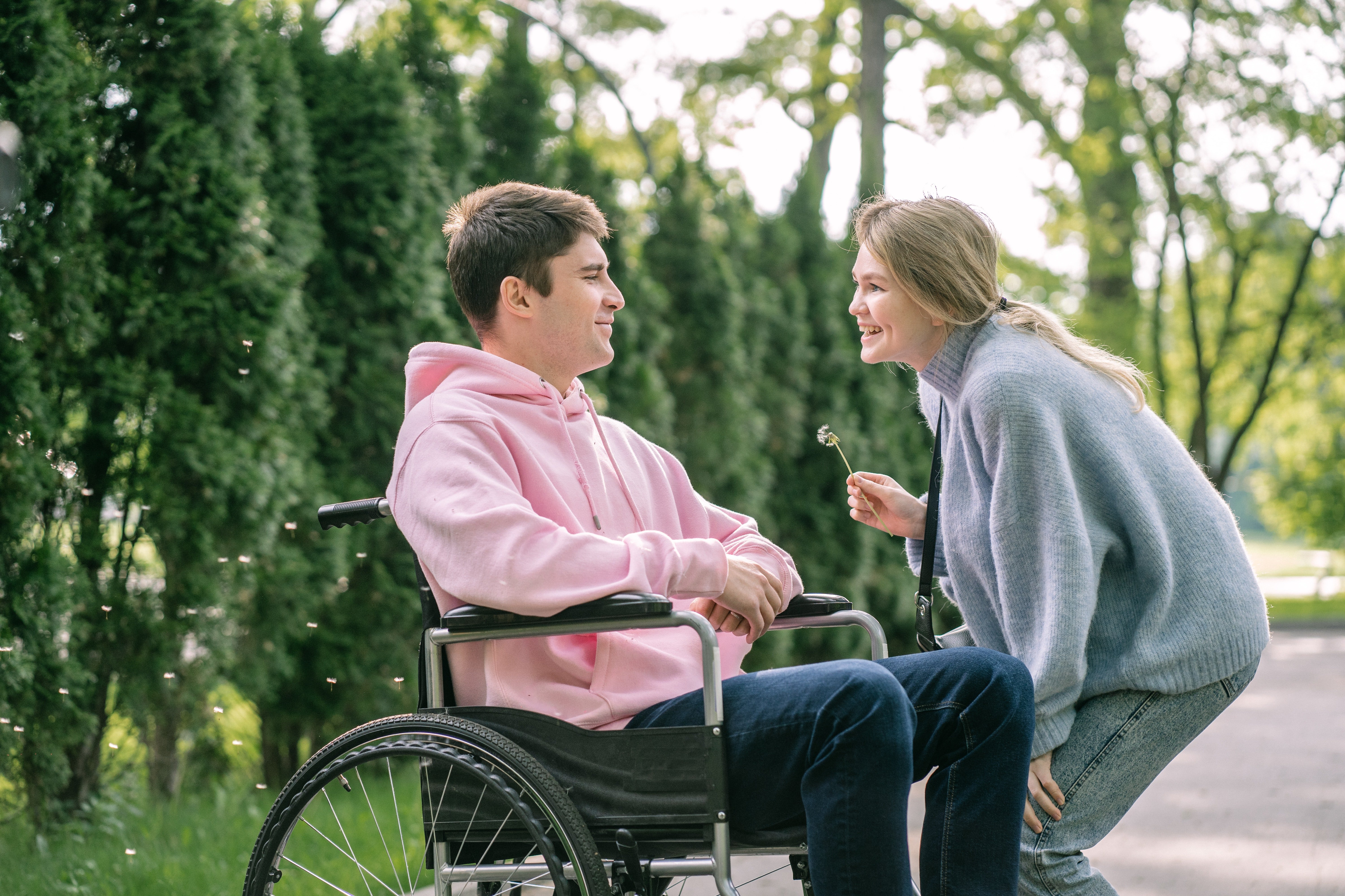 OP's husband was a wheelchair user since he was 16. | Source: Pexels