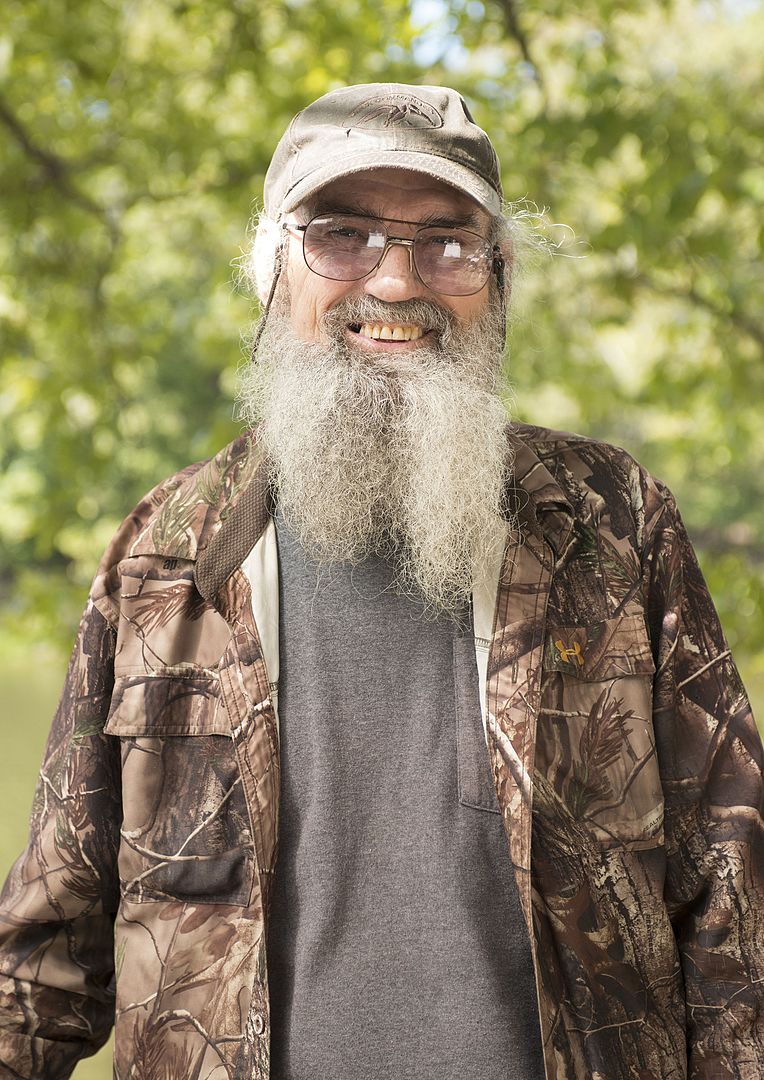 Si Robertson filming a State Farm turkey fryer safety video, October 2013 | Photo: Wikimedia Commons Images