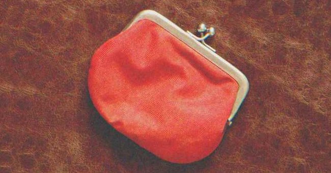 A tiny red purse | Source: Shutterstock